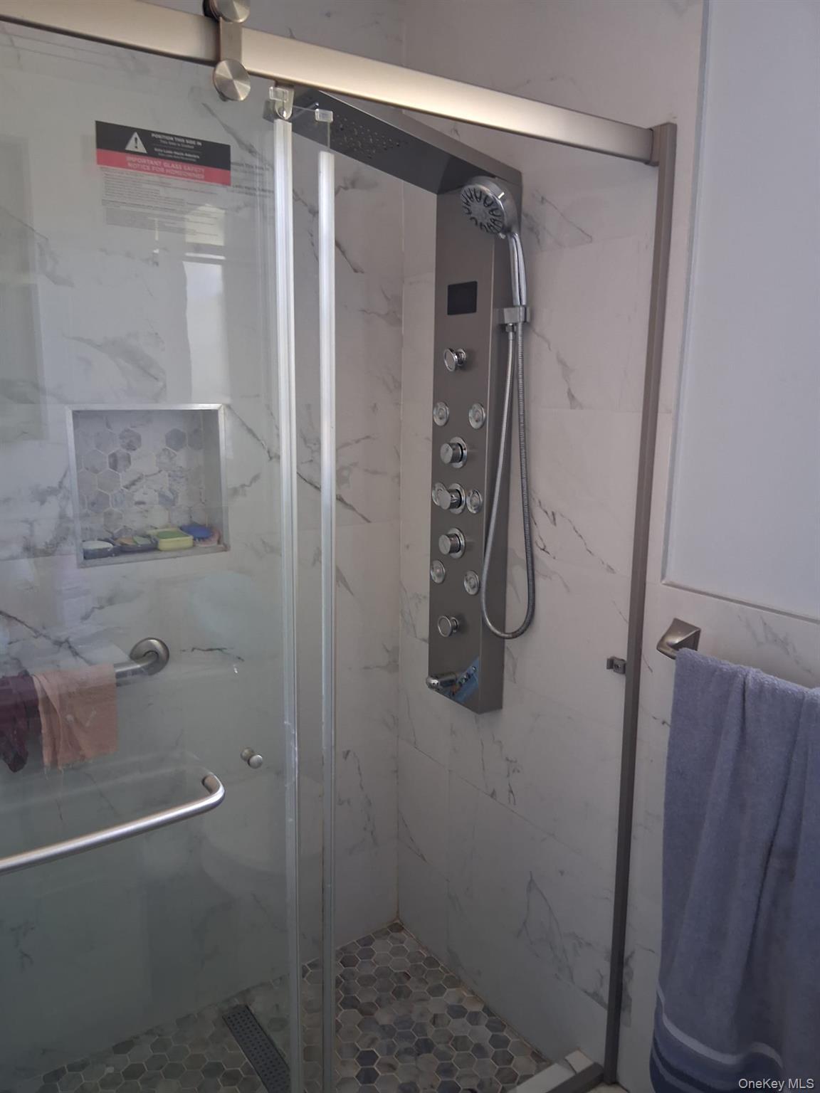 Single Family Grenada Place  Bronx, NY 10466, MLS-1050290-3
