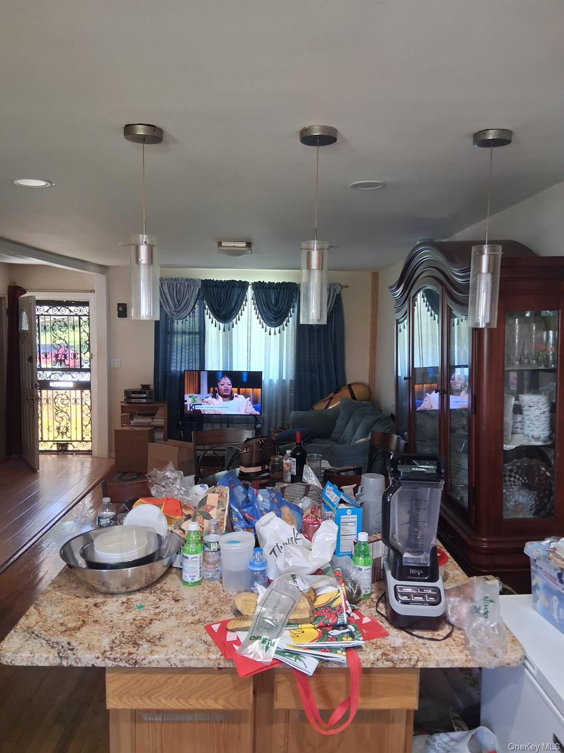 Single Family Grenada Place  Bronx, NY 10466, MLS-1050290-5