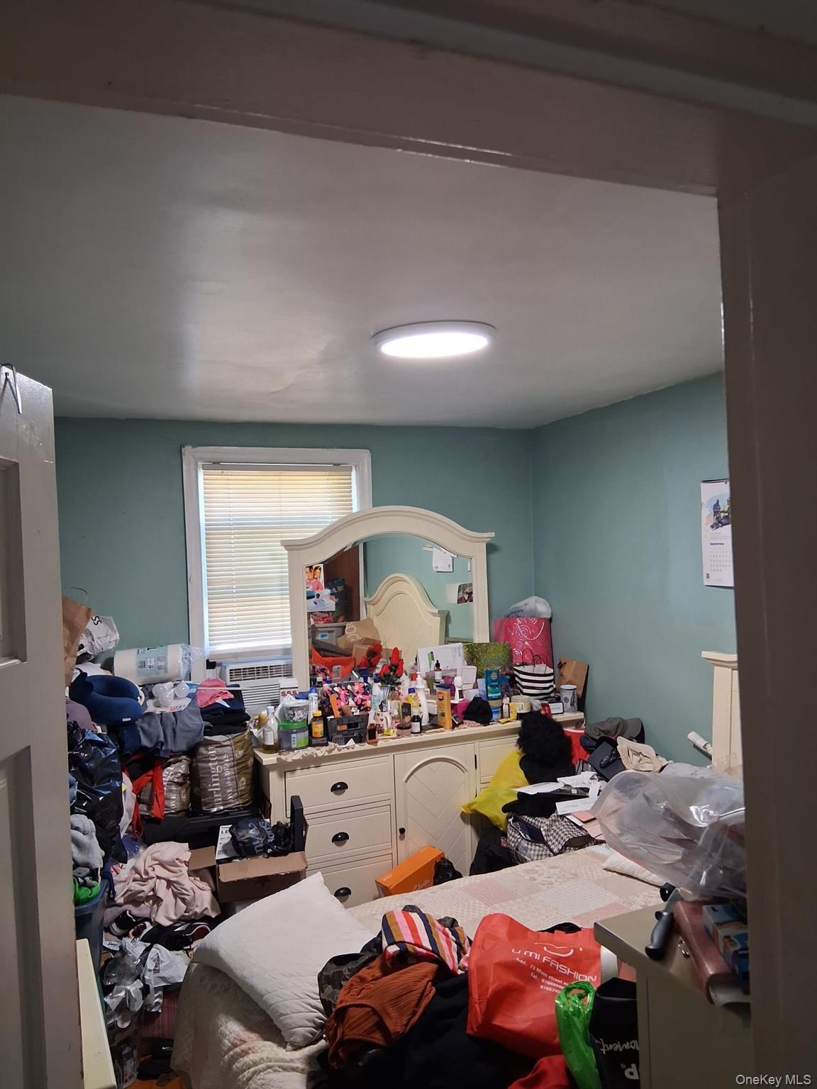 Single Family Grenada Place  Bronx, NY 10466, MLS-1050290-6