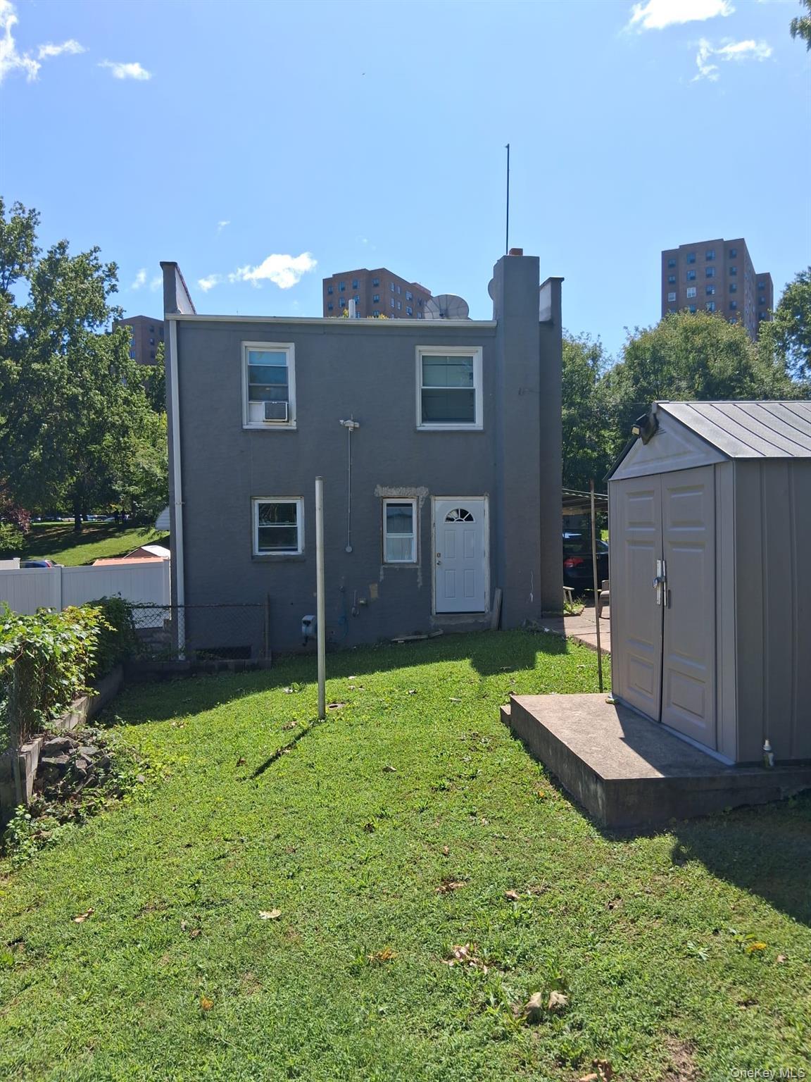 Single Family Grenada Place  Bronx, NY 10466, MLS-1050290-8