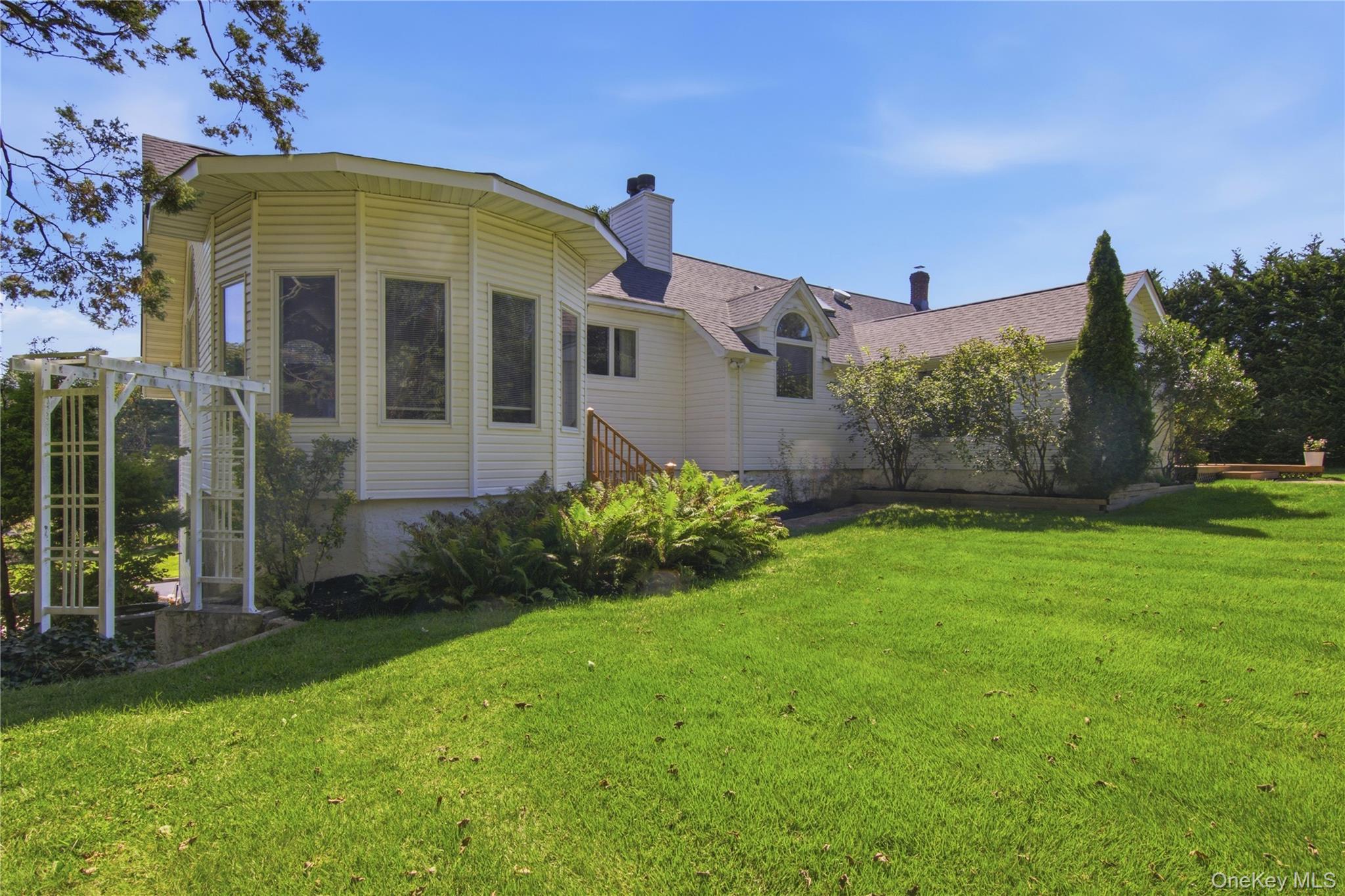 Single Family Arbutus Road  Suffolk County, NY 11740, MLS-1050291-39