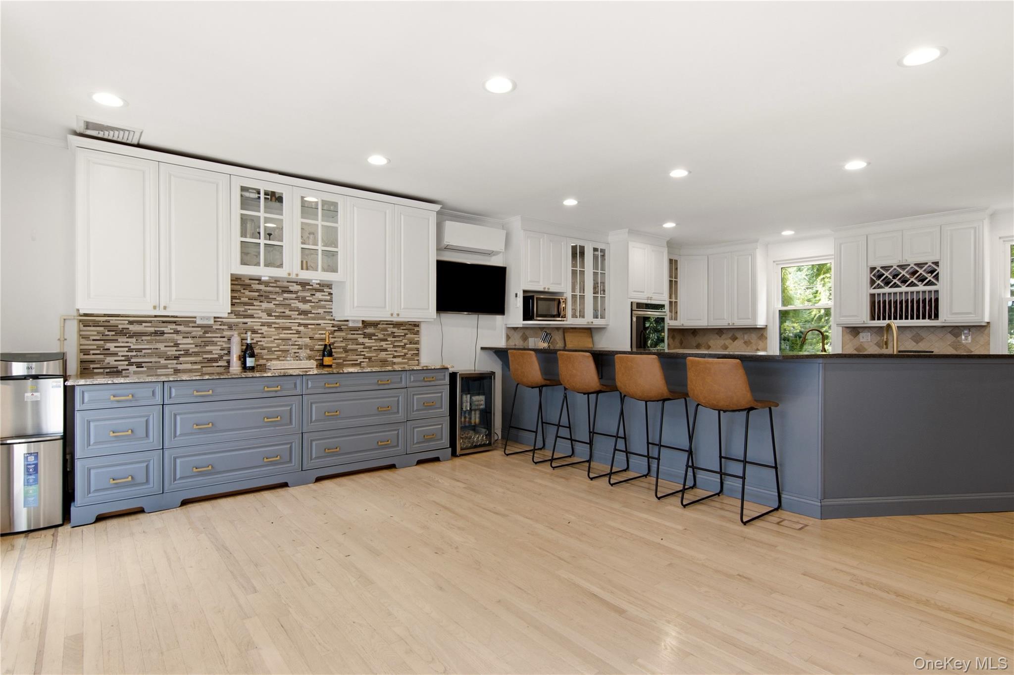 Single Family Meadow Glen Road Suffolk County, NY 11768, MLS-1050295-12