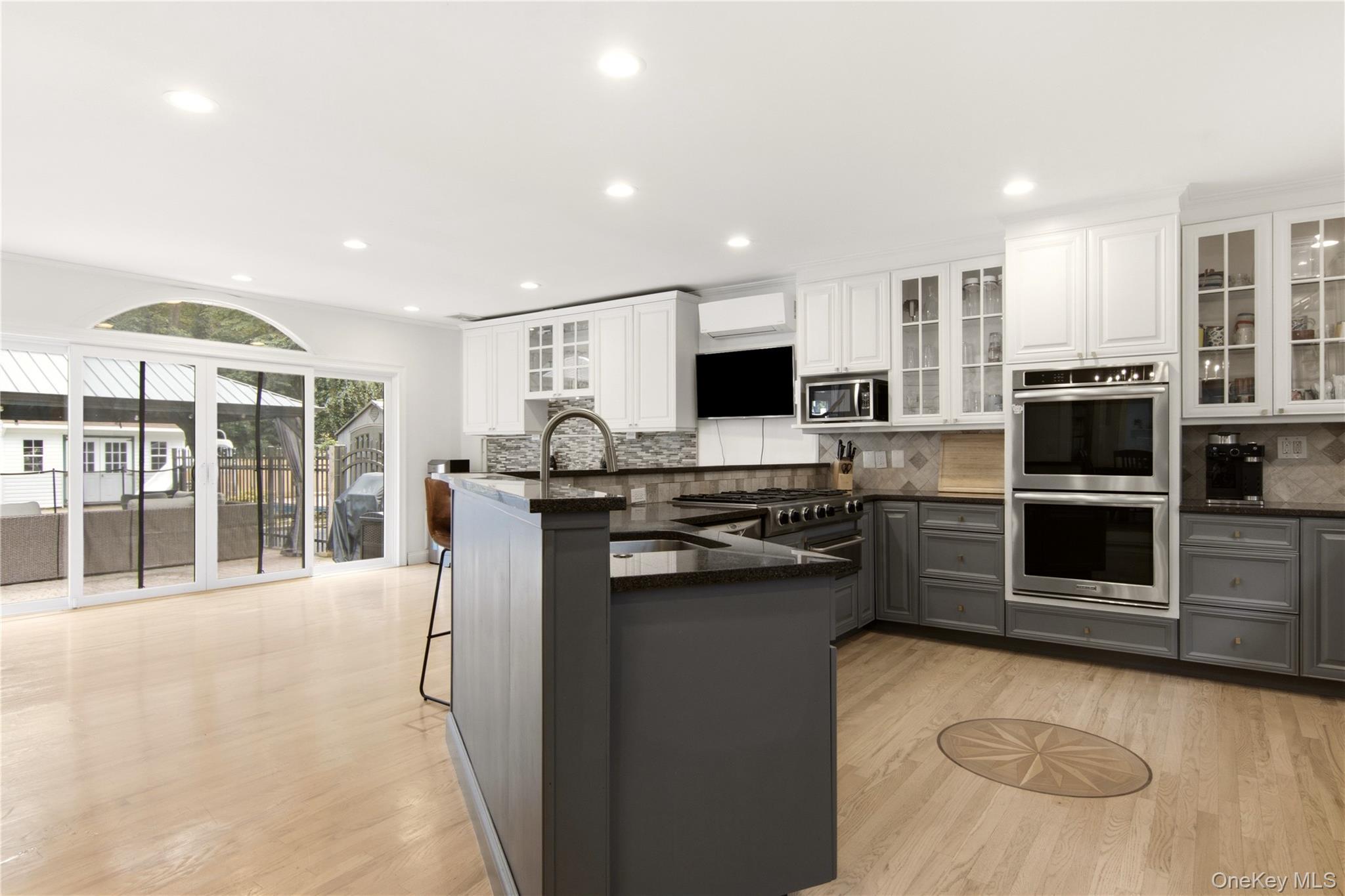 Single Family Meadow Glen Road Suffolk County, NY 11768, MLS-1050295-13