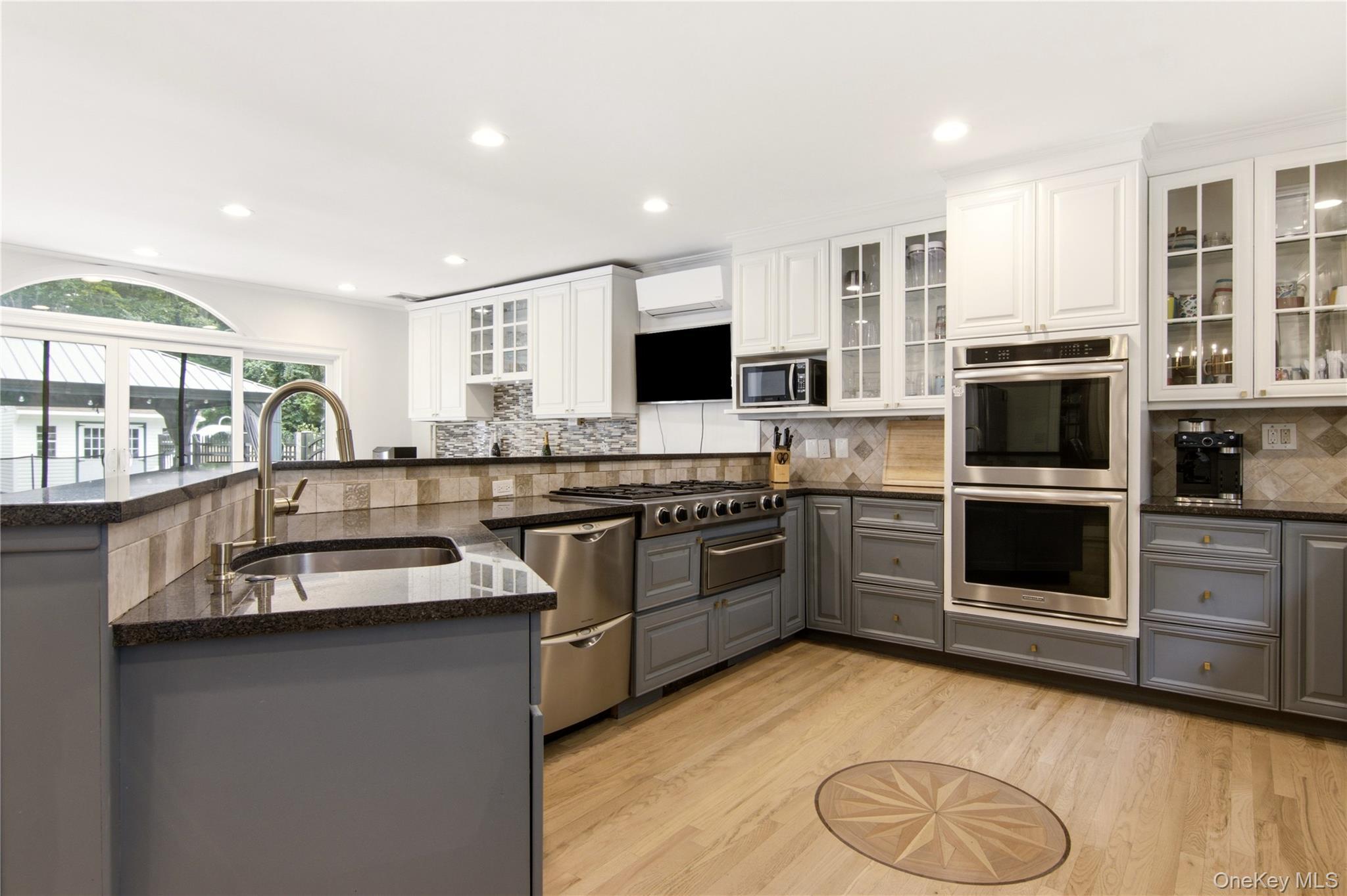 Single Family Meadow Glen Road Suffolk County, NY 11768, MLS-1050295-14
