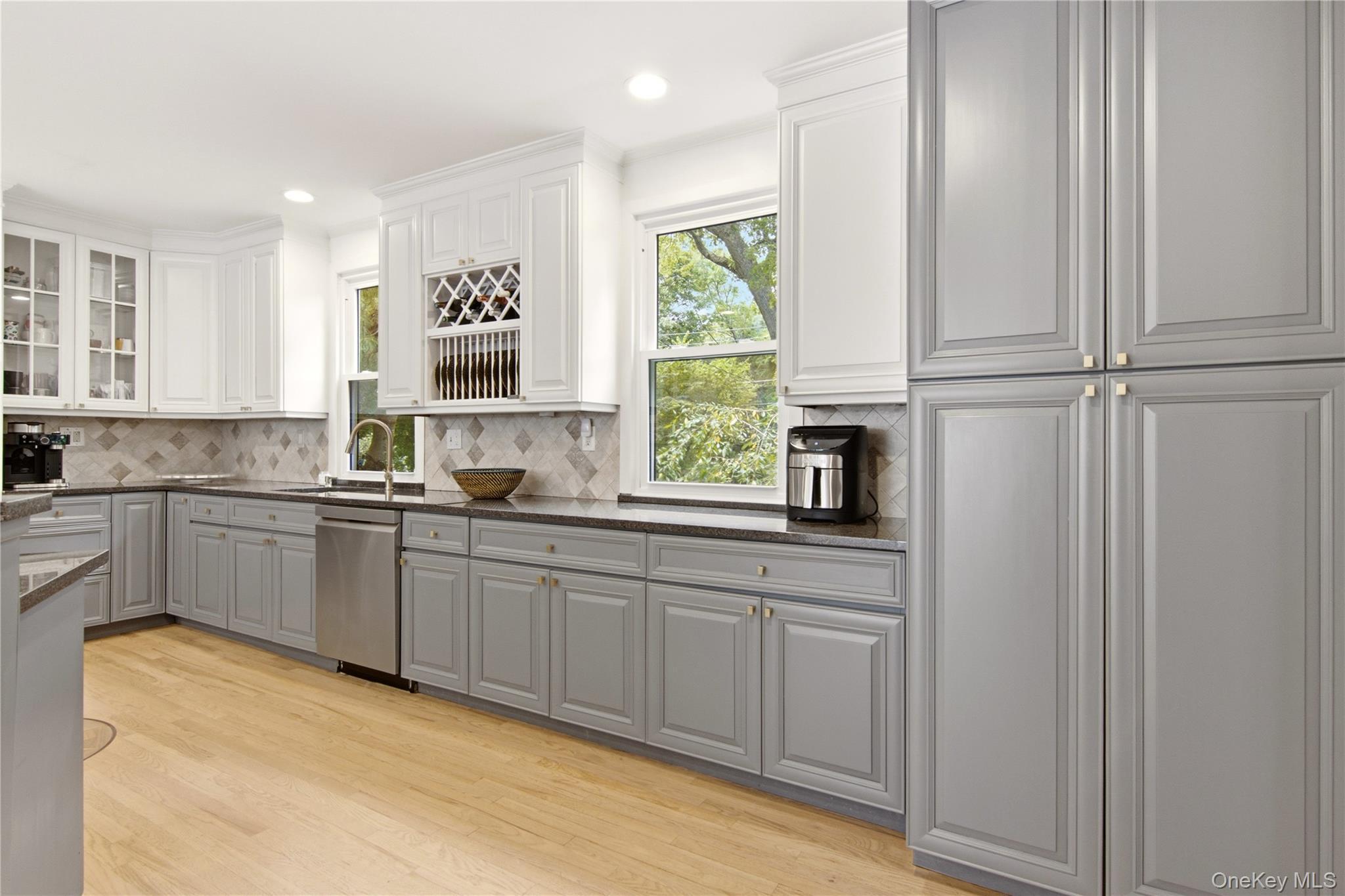 Single Family Meadow Glen Road Suffolk County, NY 11768, MLS-1050295-15