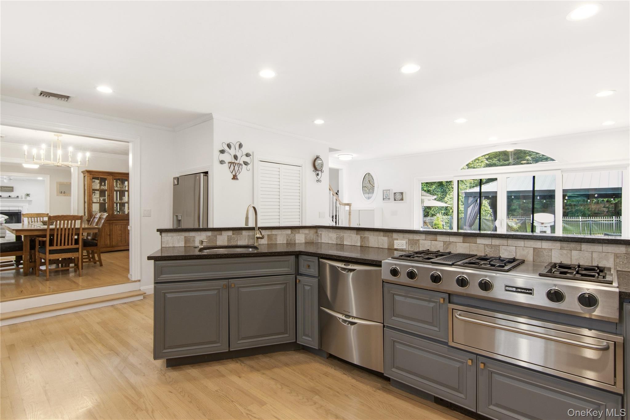 Single Family Meadow Glen Road Suffolk County, NY 11768, MLS-1050295-17