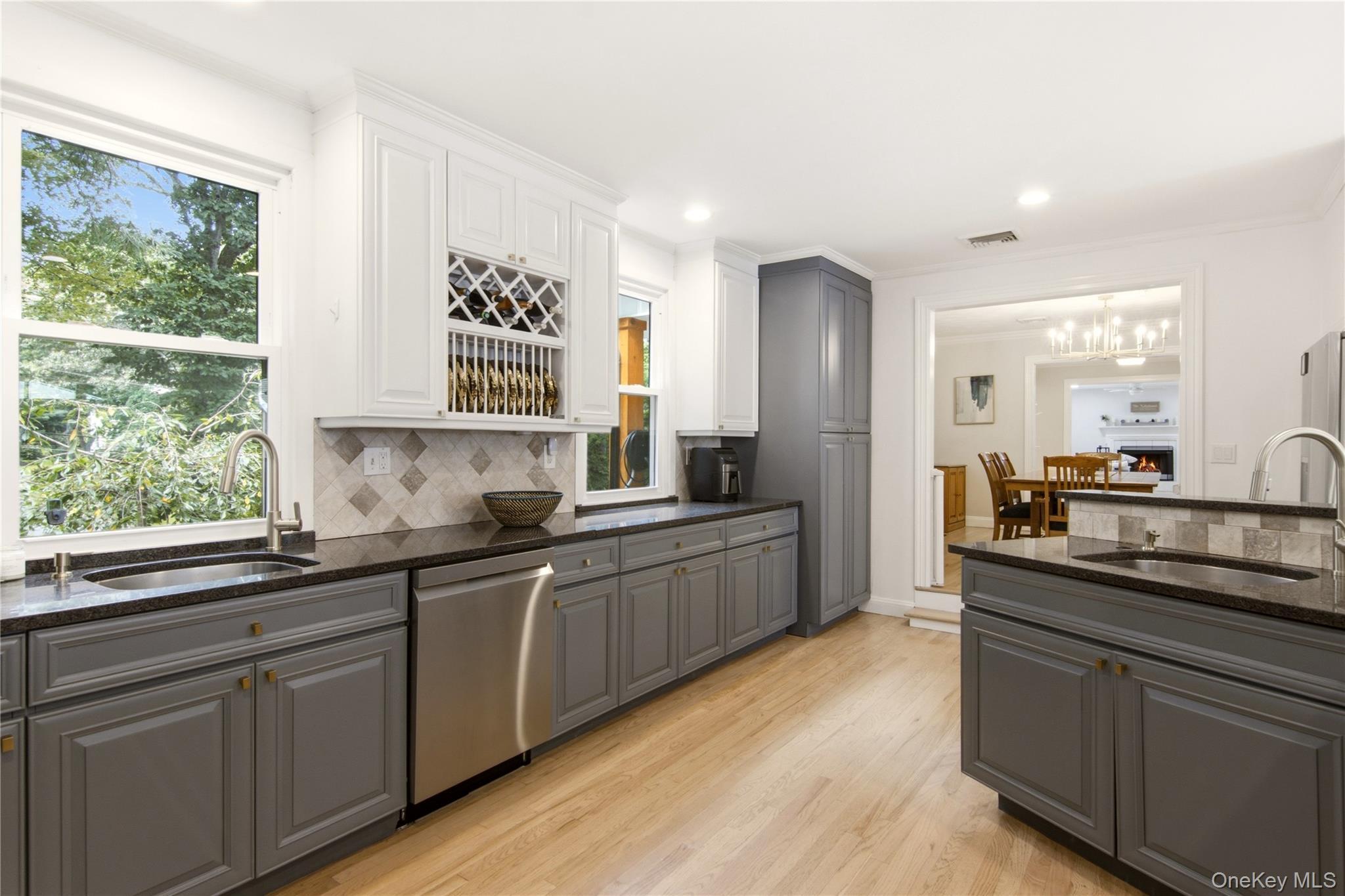 Single Family Meadow Glen Road Suffolk County, NY 11768, MLS-1050295-18
