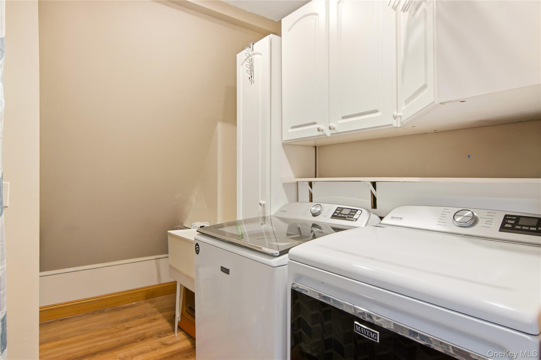 Single Family Meadow Glen Road Suffolk County, NY 11768, MLS-1050295-33
