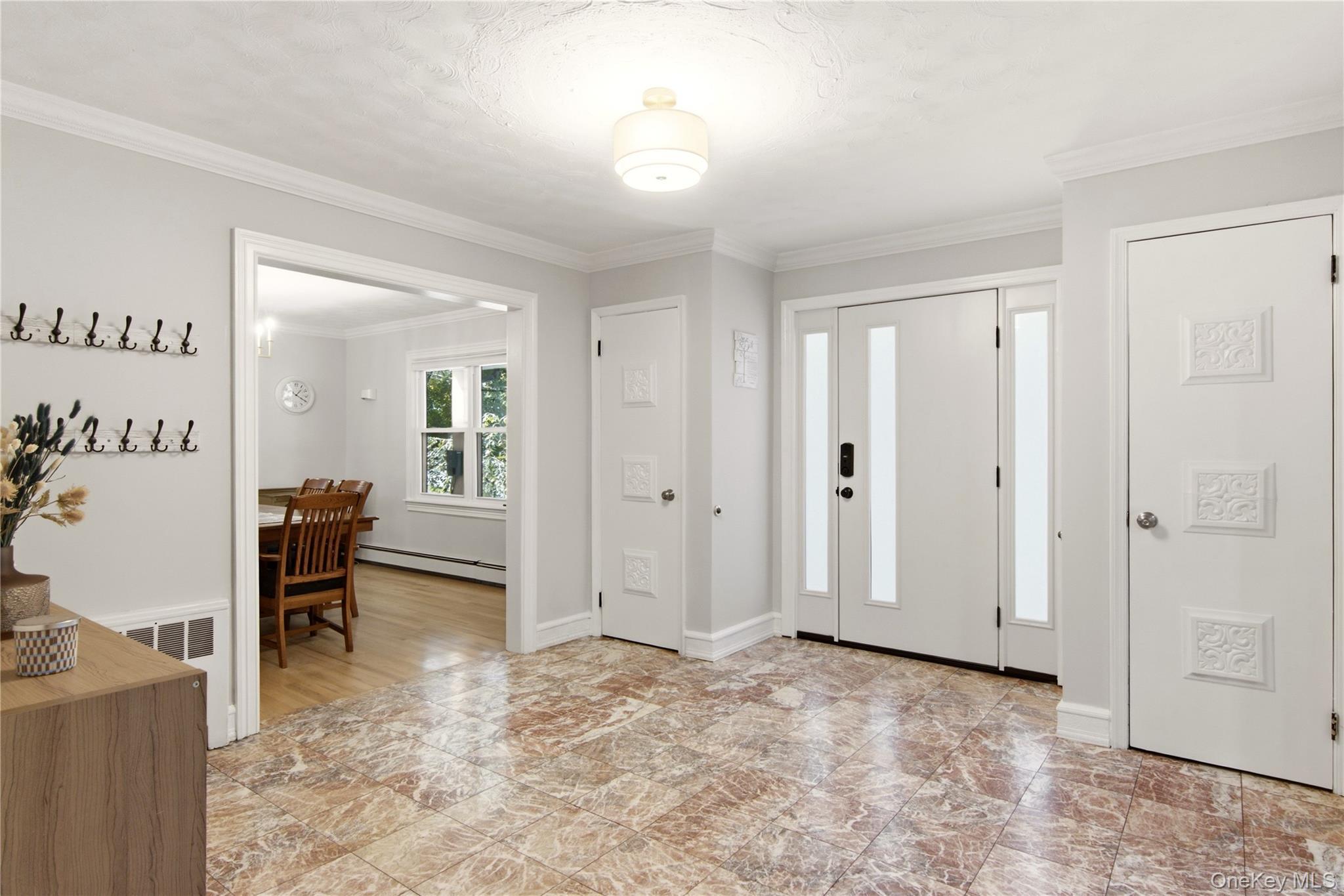 Single Family Meadow Glen Road Suffolk County, NY 11768, MLS-1050295-6