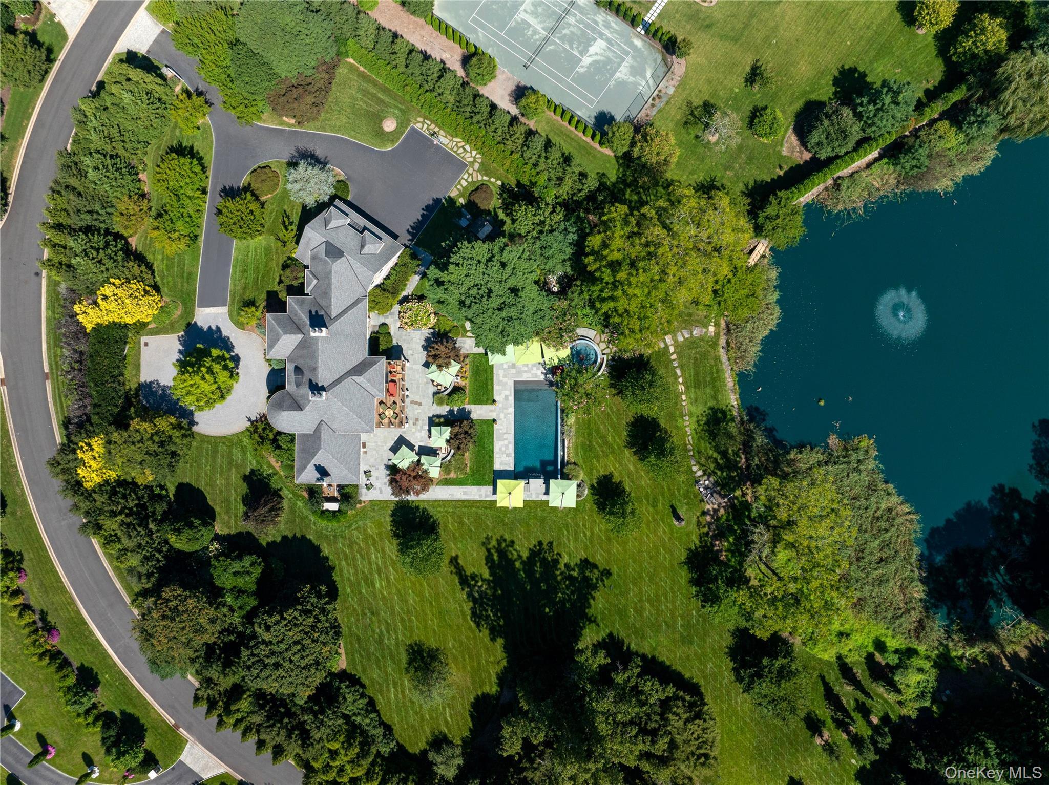 Single Family Hidden Pond Drive Nassau County, NY 11568, MLS-1050297-33
