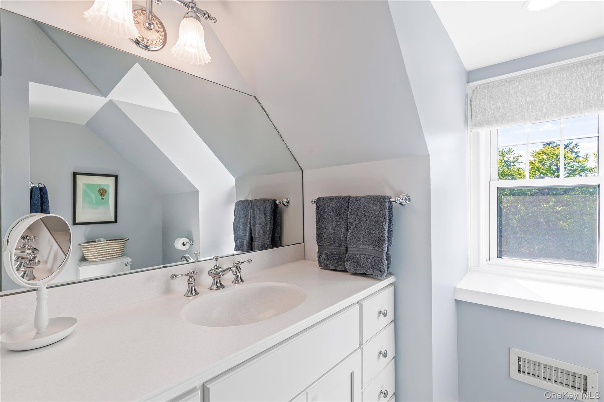 Single Family King Street Westchester County, NY 10573, MLS-1050335-23