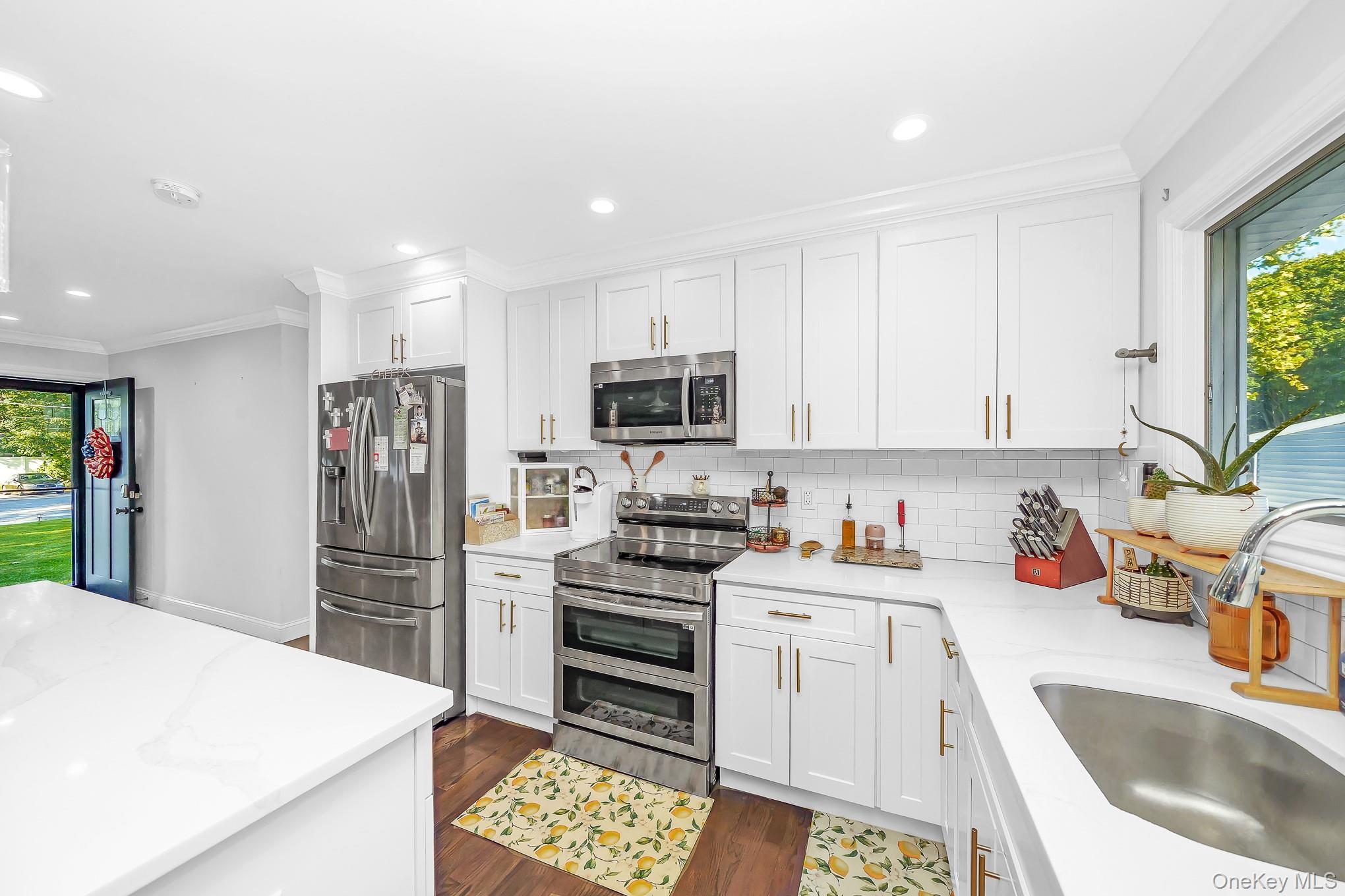 Single Family Danbury Avenue Suffolk County, NY 11772, MLS-1050340-15