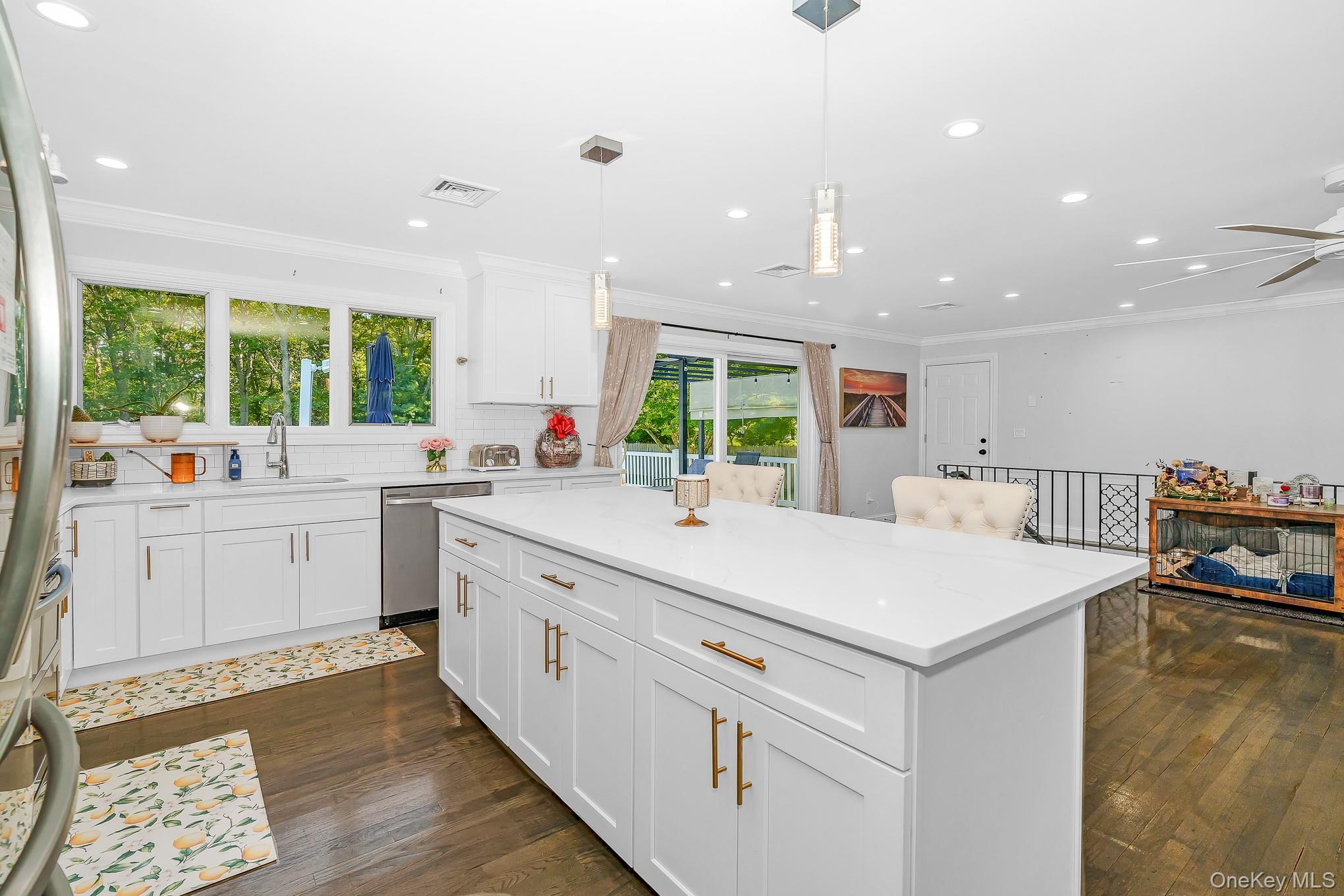 Single Family Danbury Avenue Suffolk County, NY 11772, MLS-1050340-17