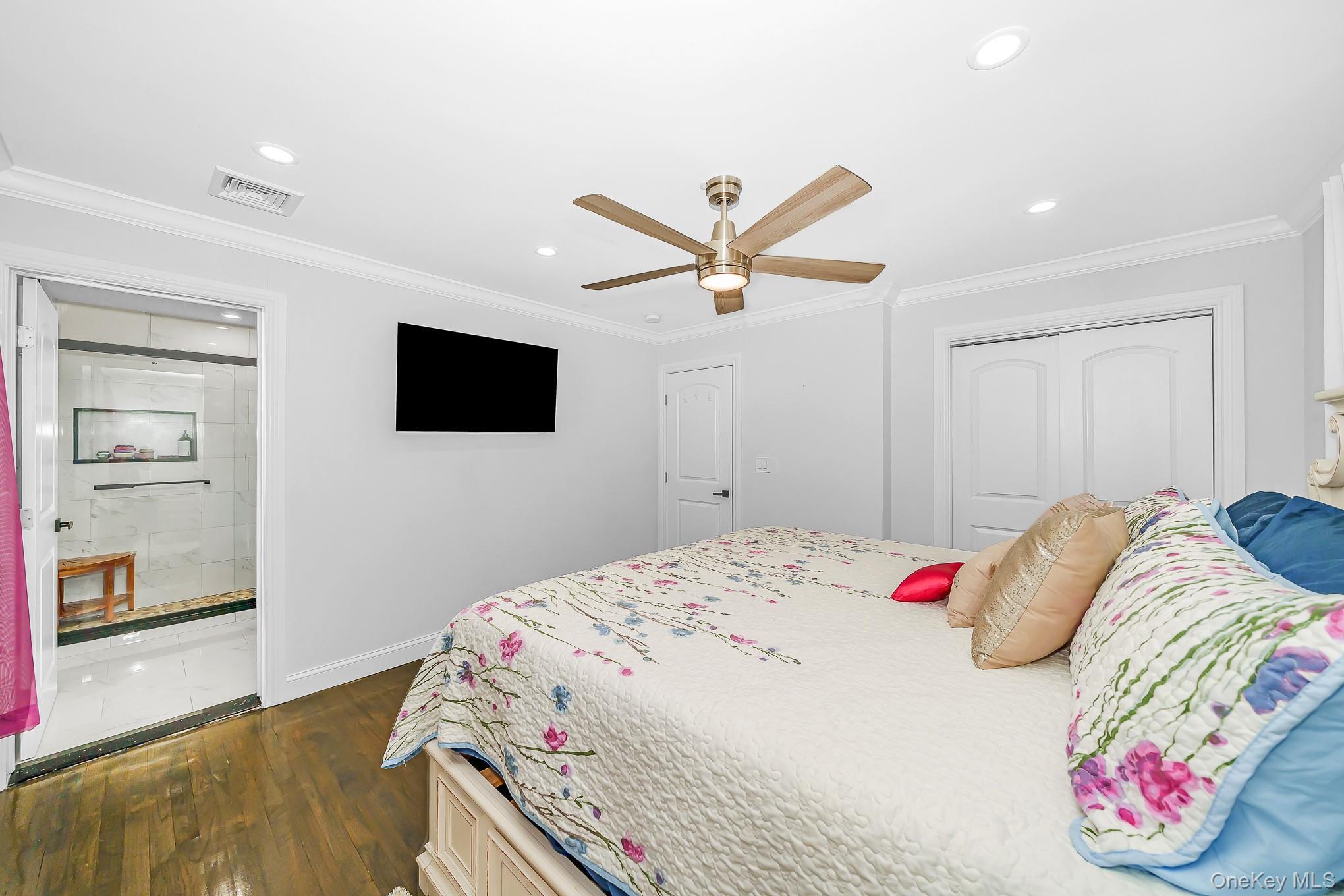 Single Family Danbury Avenue Suffolk County, NY 11772, MLS-1050340-23
