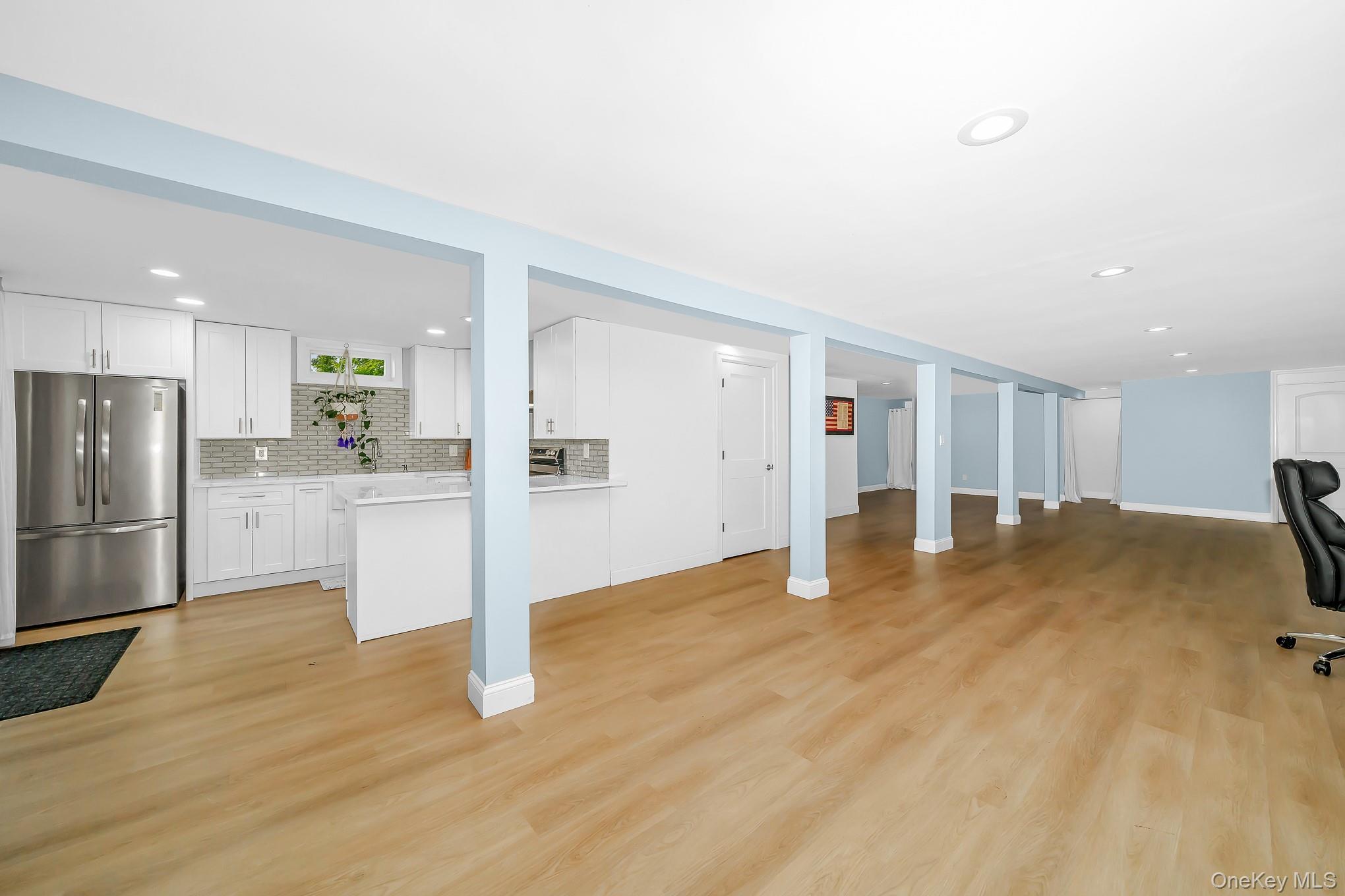 Single Family Danbury Avenue Suffolk County, NY 11772, MLS-1050340-27