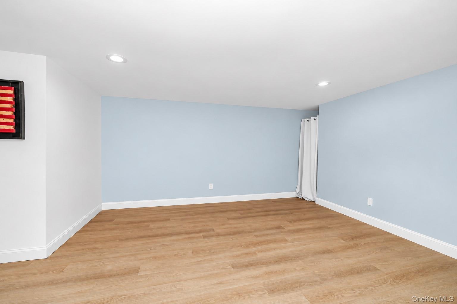 Single Family Danbury Avenue Suffolk County, NY 11772, MLS-1050340-32