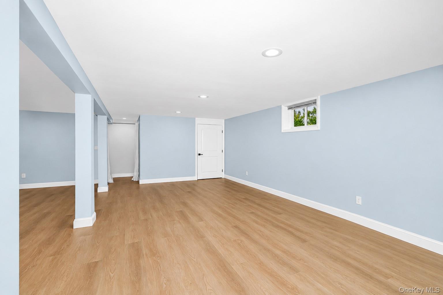 Single Family Danbury Avenue Suffolk County, NY 11772, MLS-1050340-33