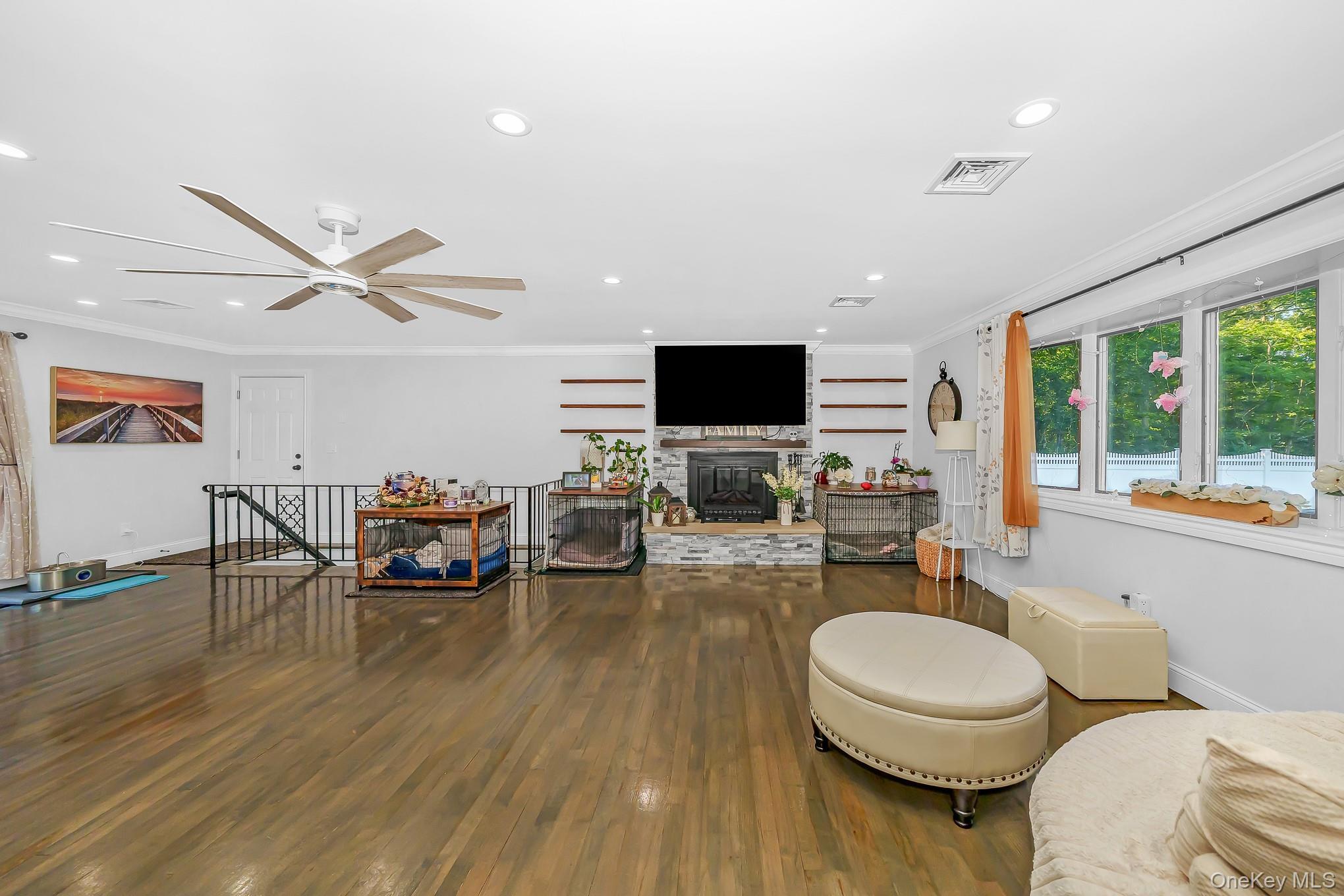 Single Family Danbury Avenue Suffolk County, NY 11772, MLS-1050340-9
