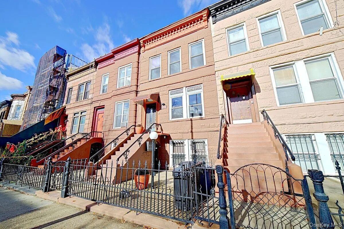 Apartment Bainbridge  Brooklyn, NY 11233, MLS-1050344-14