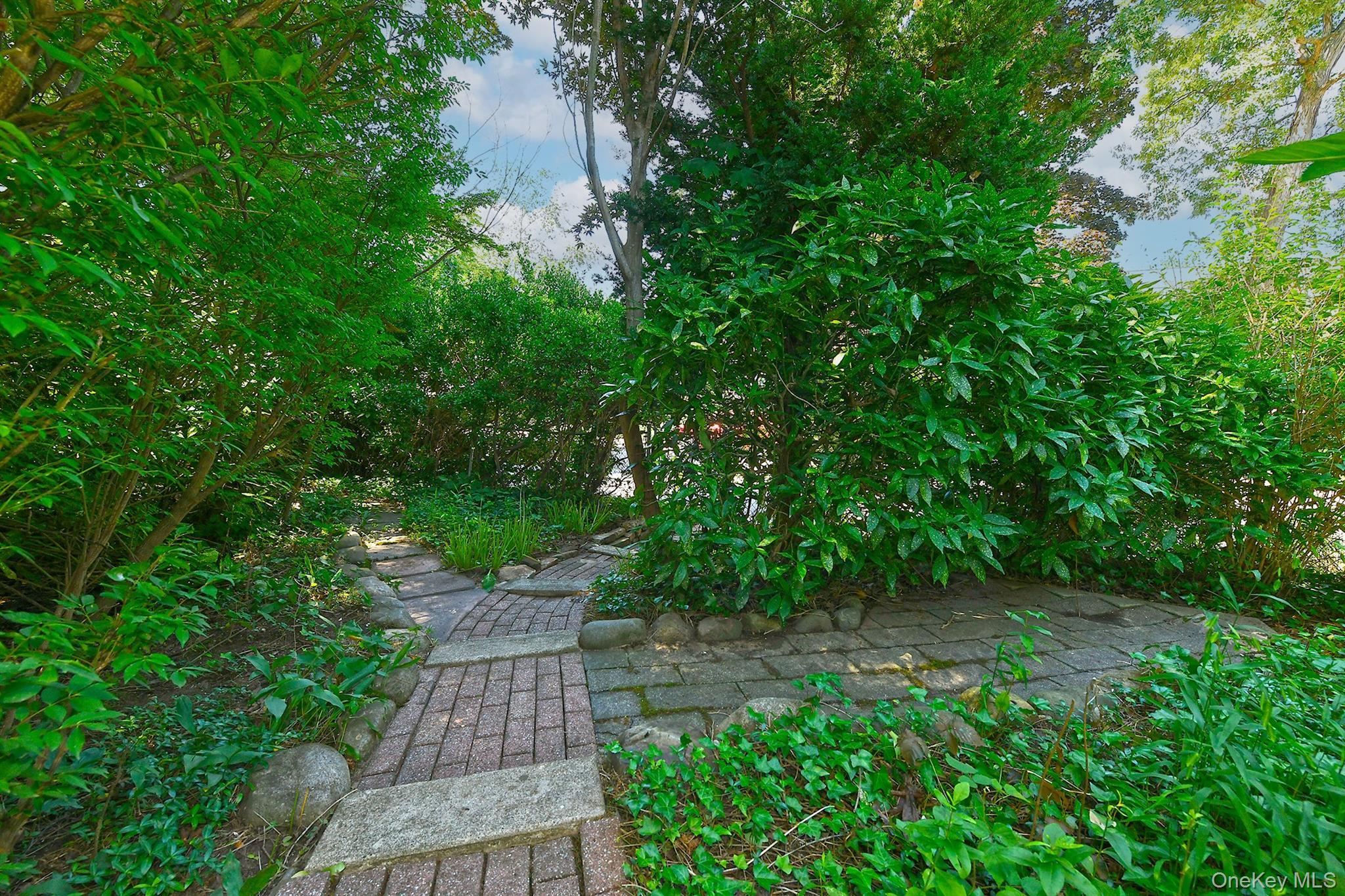 Single Family Brook Lane Suffolk County, NY 11787, MLS-1050347-26