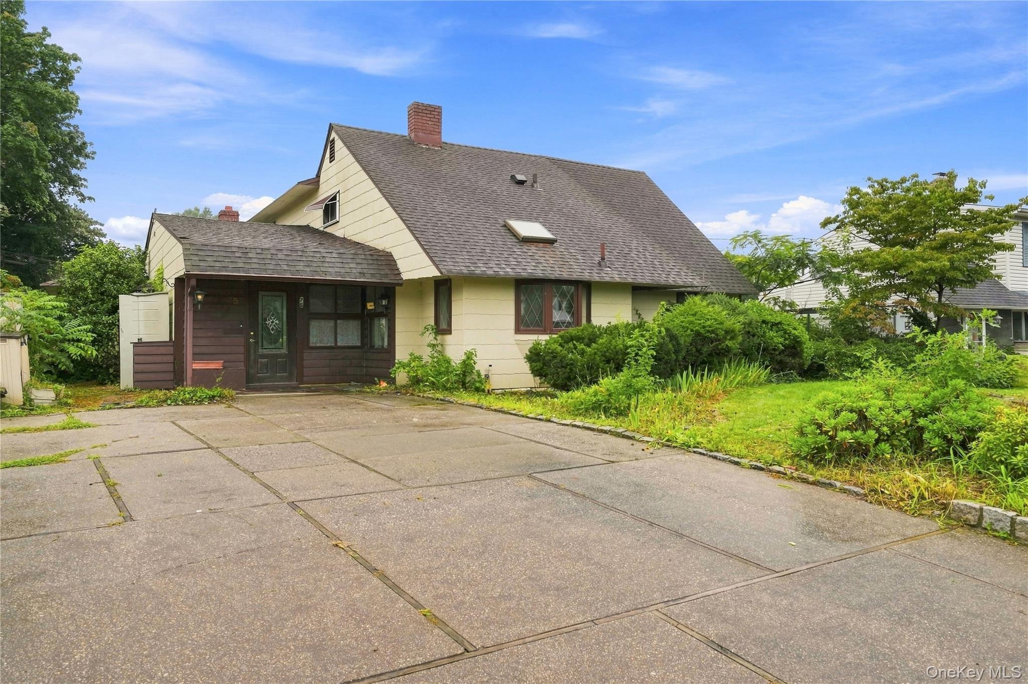Single Family Weaving Lane Nassau County, NY 11793, MLS-1050355-2