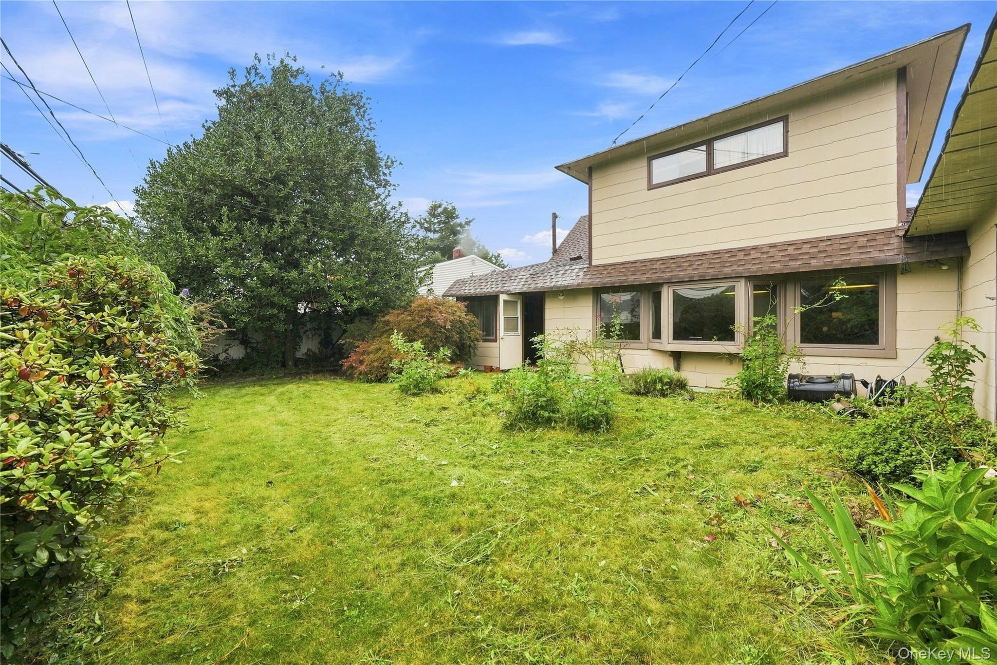 Single Family Weaving Lane Nassau County, NY 11793, MLS-1050355-23