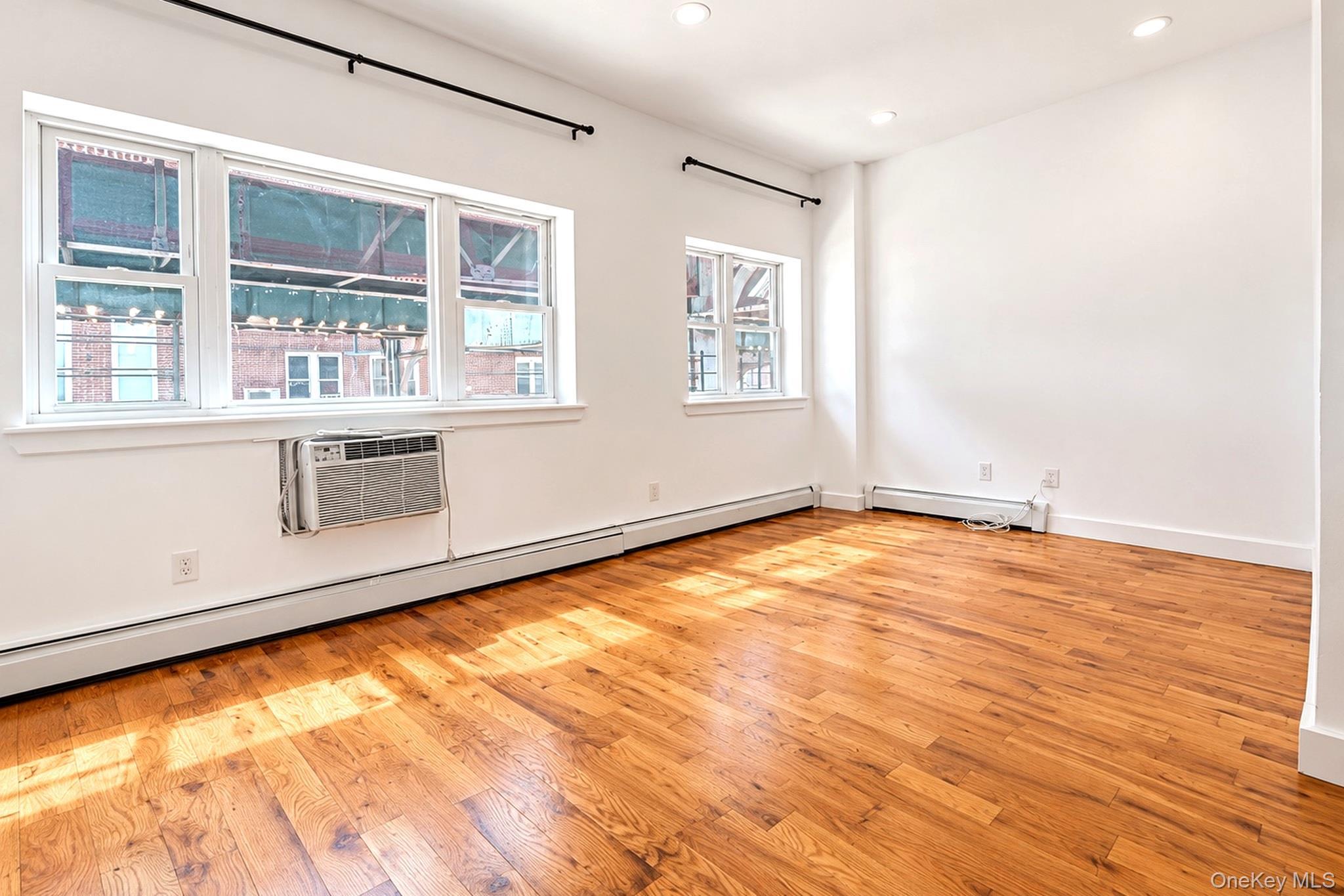 Single Family 140th Avenue Queens, NY 11413, MLS-1050374-6
