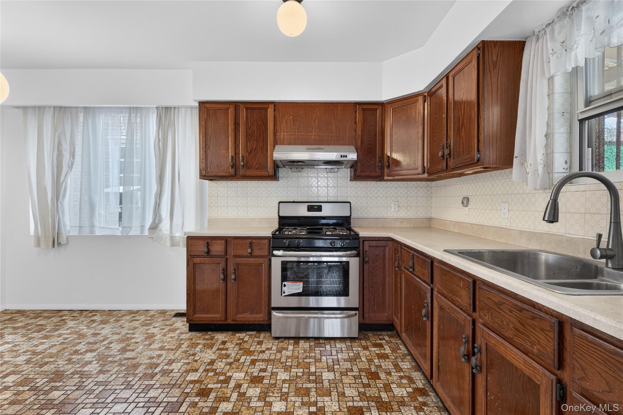 Single Family Utopia Parkway  Queens, NY 11358, MLS-1050391-6