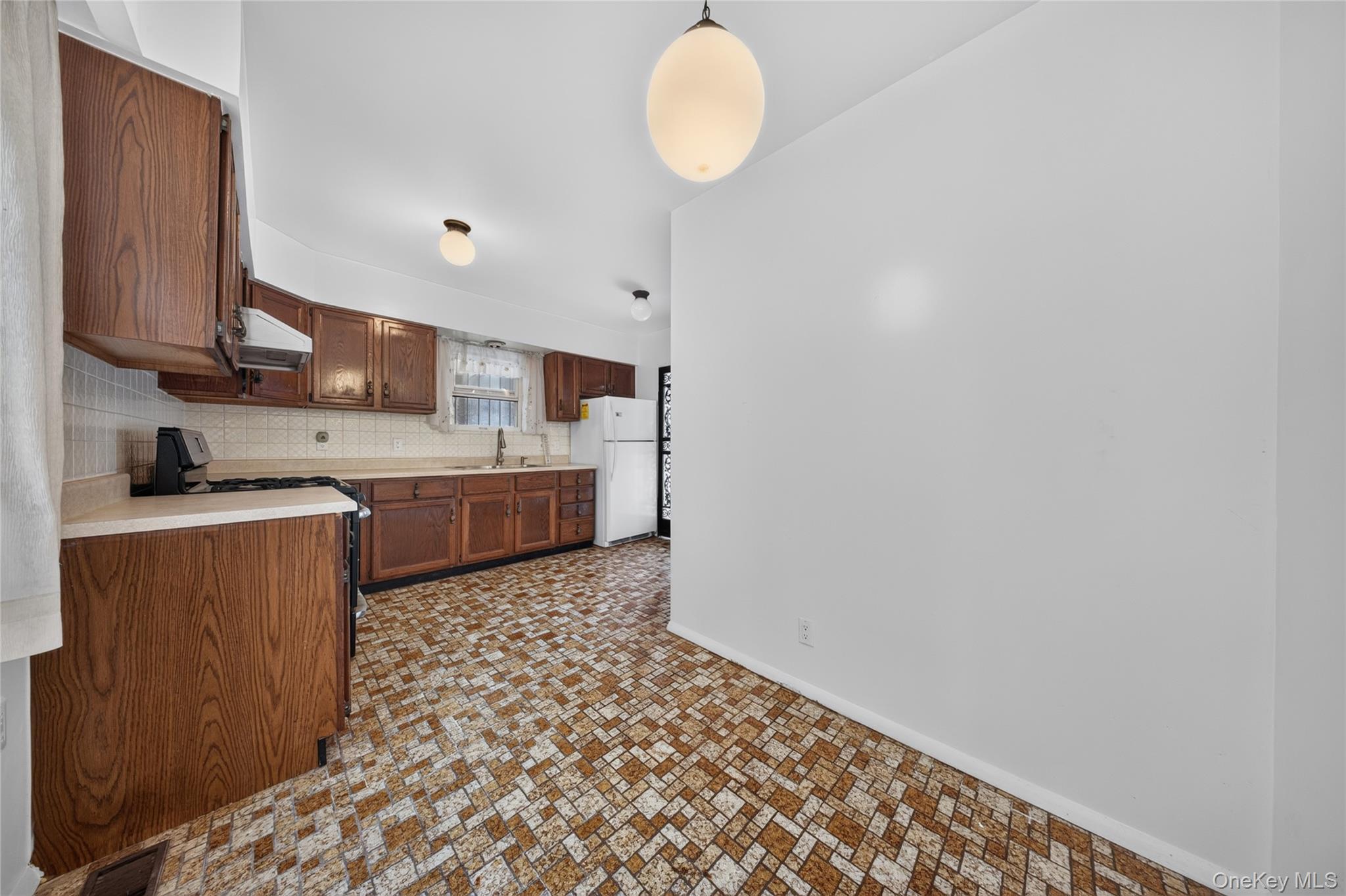 Single Family Utopia Parkway  Queens, NY 11358, MLS-1050391-7