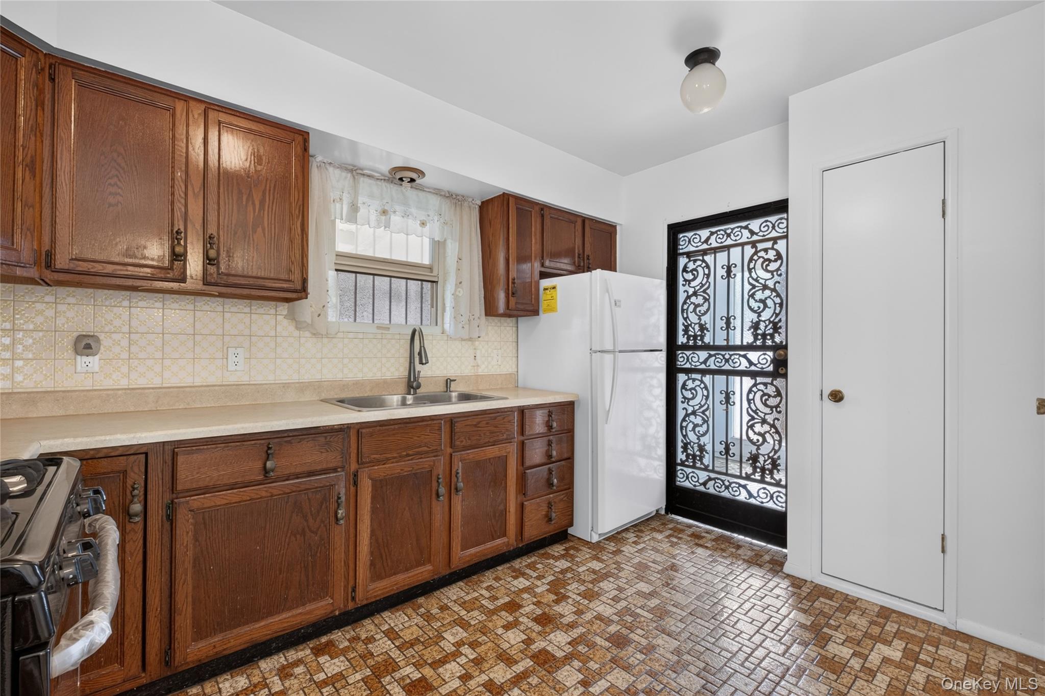 Single Family Utopia Parkway  Queens, NY 11358, MLS-1050391-8