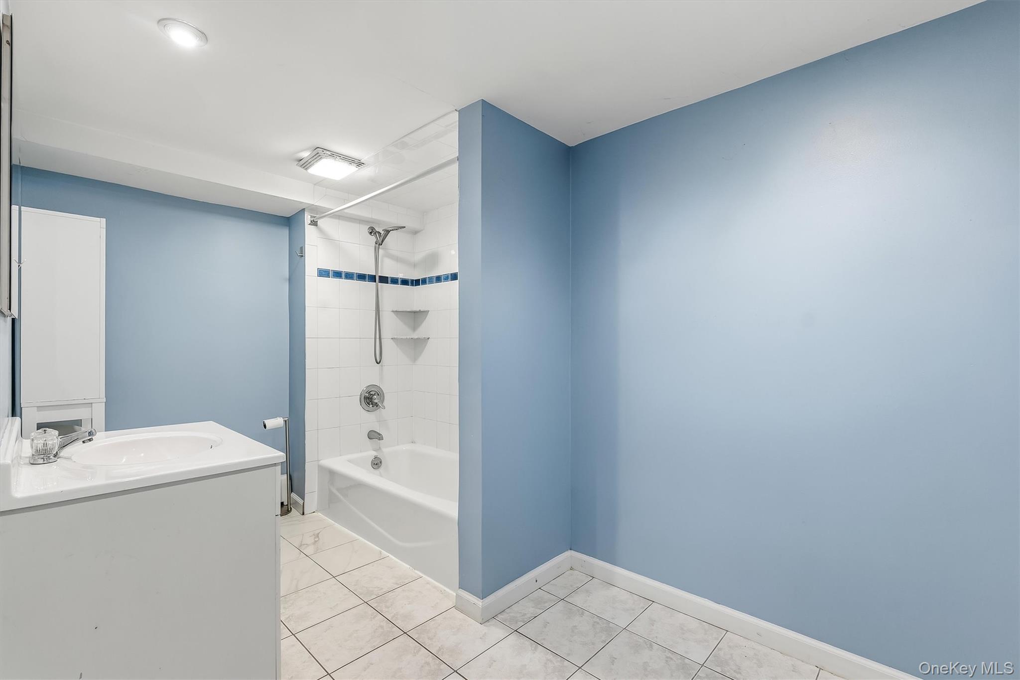 Single Family Tudor Place Westchester County, NY 10530, MLS-1050397-19