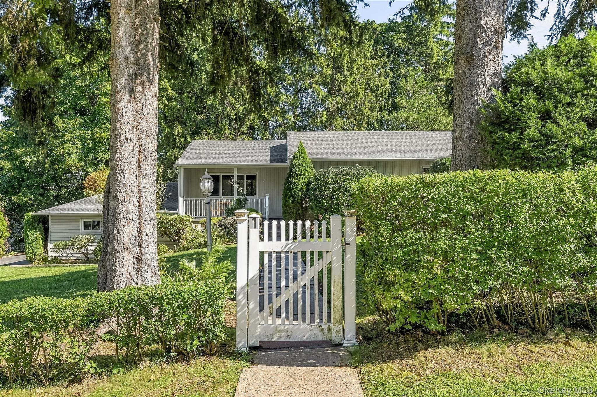 Single Family Tudor Place Westchester County, NY 10530, MLS-1050397-2