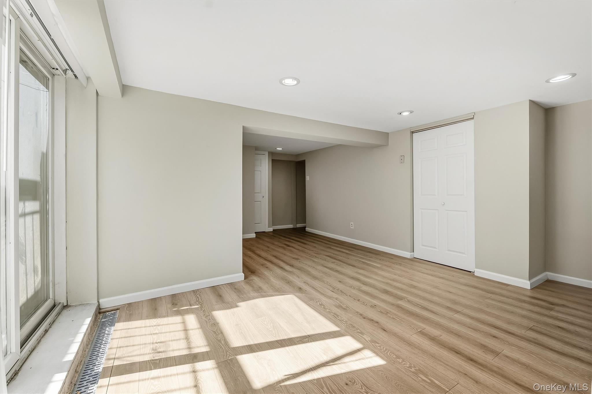 Single Family Tudor Place Westchester County, NY 10530, MLS-1050397-23