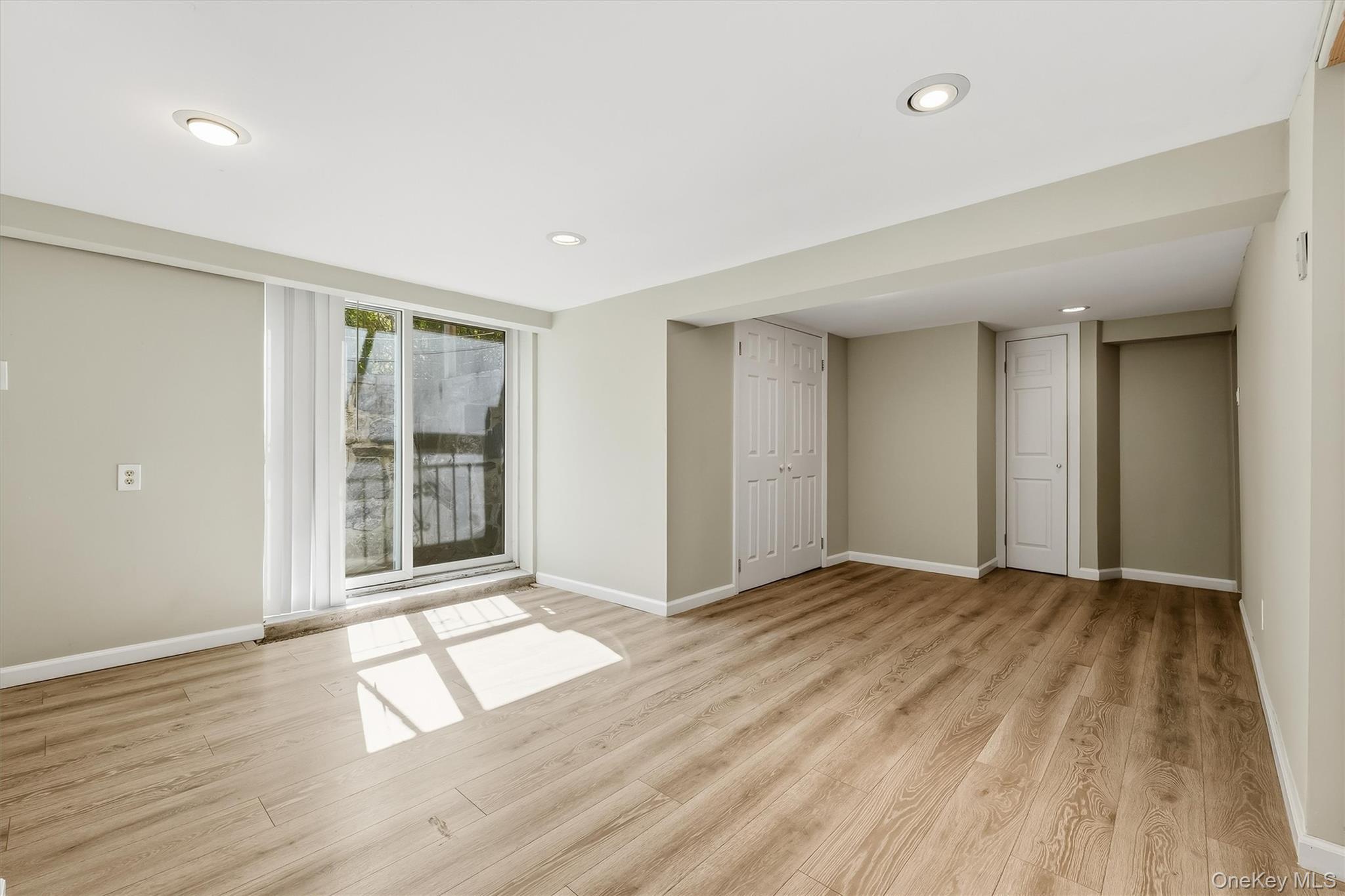 Single Family Tudor Place Westchester County, NY 10530, MLS-1050397-24