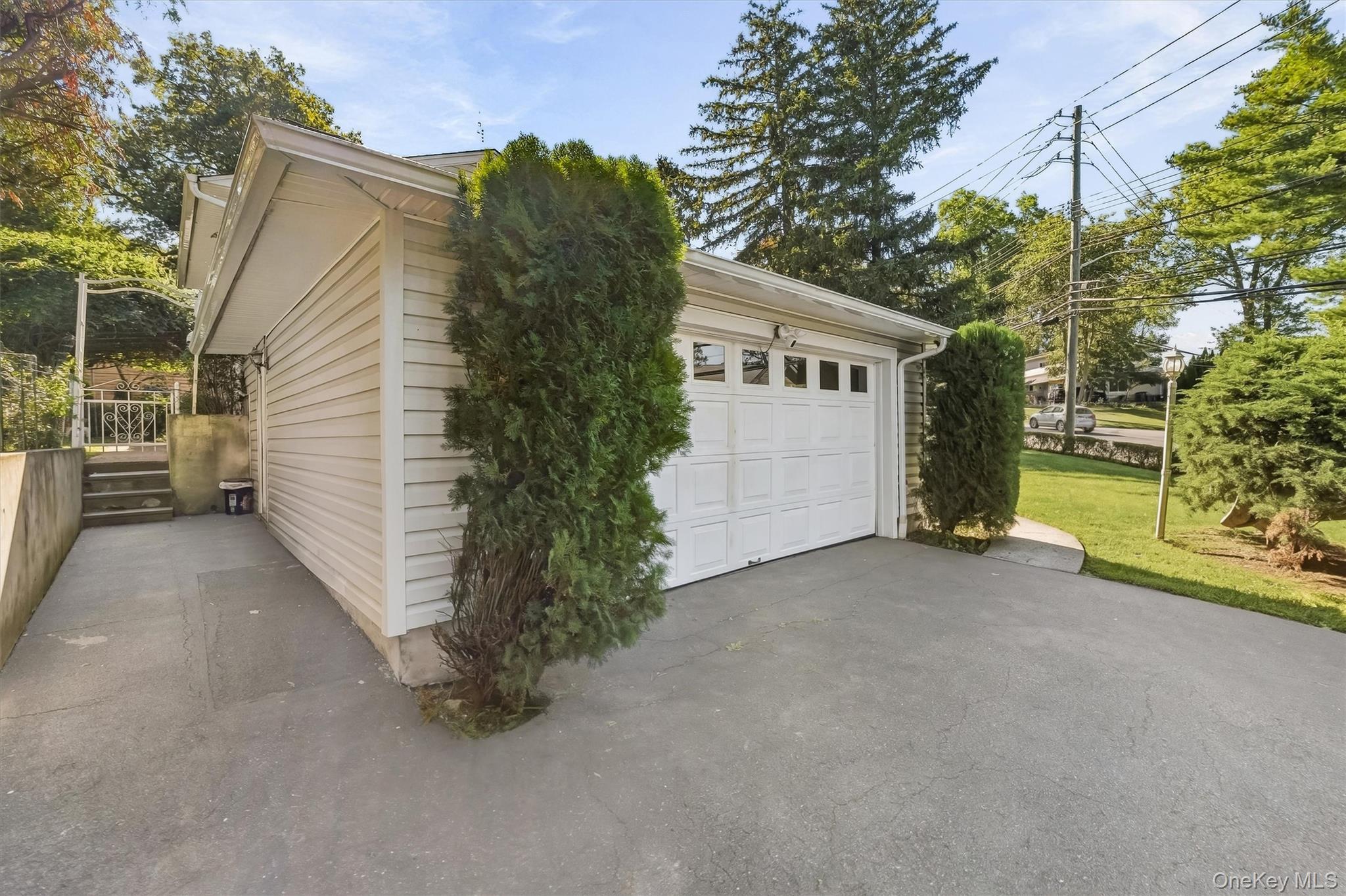 Single Family Tudor Place Westchester County, NY 10530, MLS-1050397-32