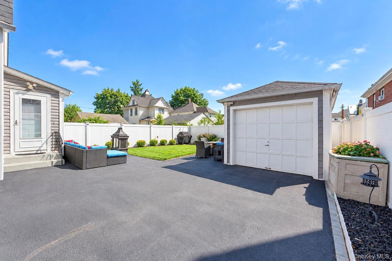 Single Family S Franklin Avenue Nassau County, NY 11580, MLS-1050399-25