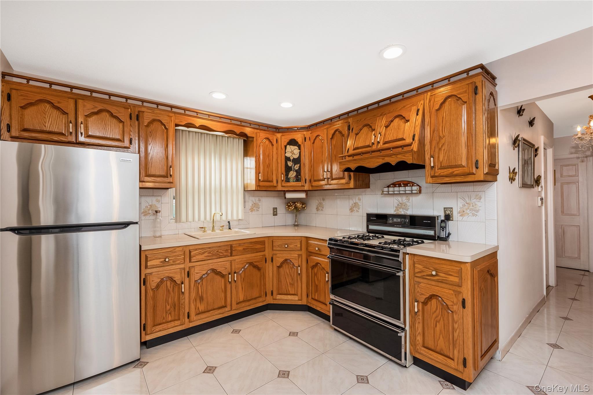 Single Family Lafayette Street  Queens, NY 11417, MLS-1050403-10
