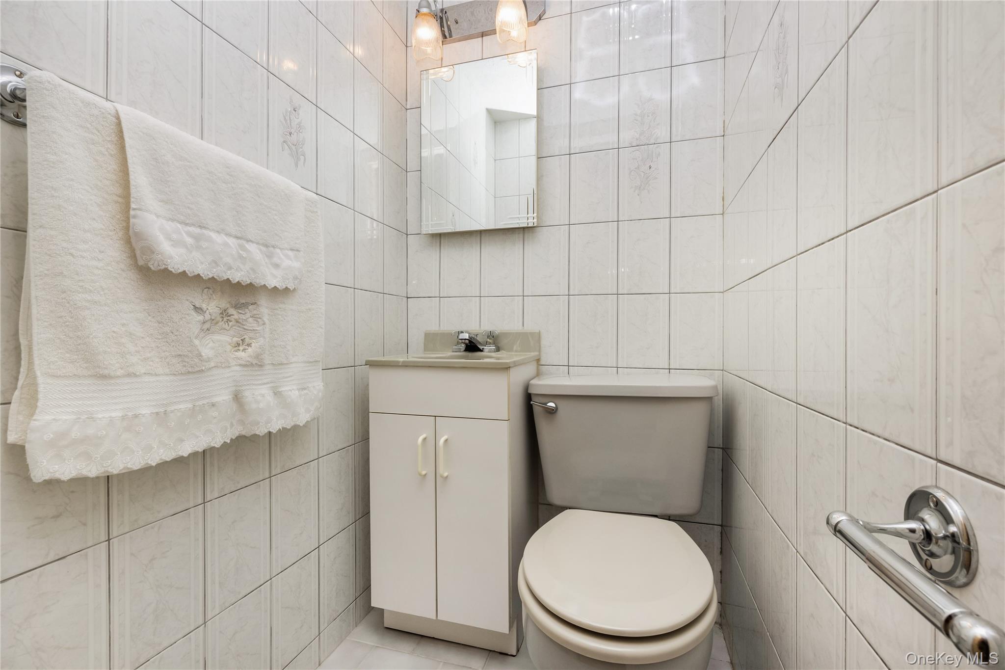 Single Family Lafayette Street  Queens, NY 11417, MLS-1050403-14