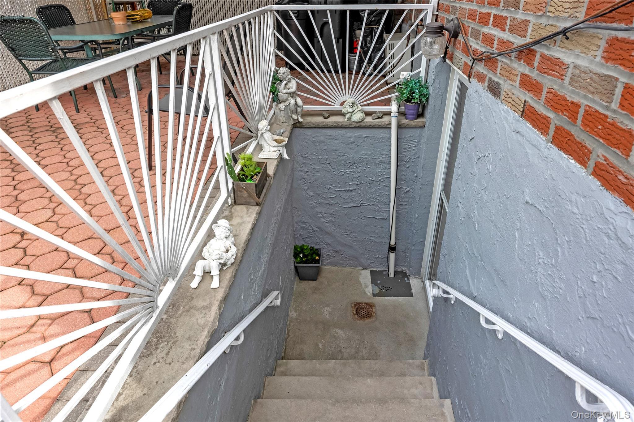 Single Family Lafayette Street  Queens, NY 11417, MLS-1050403-16