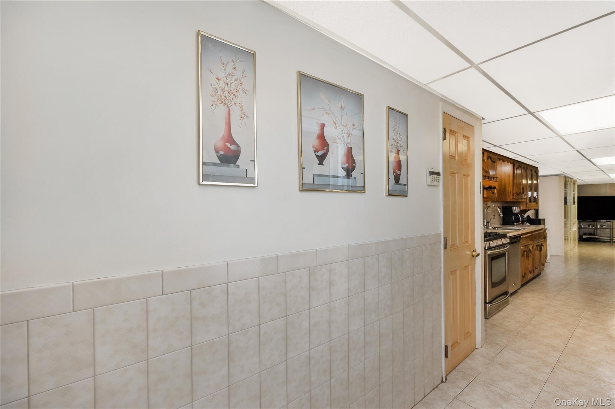 Single Family Lafayette Street  Queens, NY 11417, MLS-1050403-17