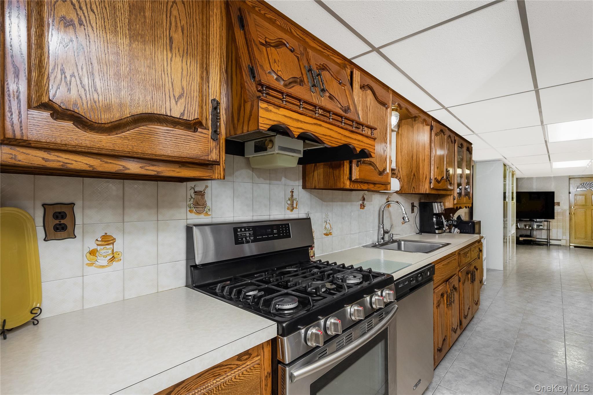 Single Family Lafayette Street  Queens, NY 11417, MLS-1050403-18