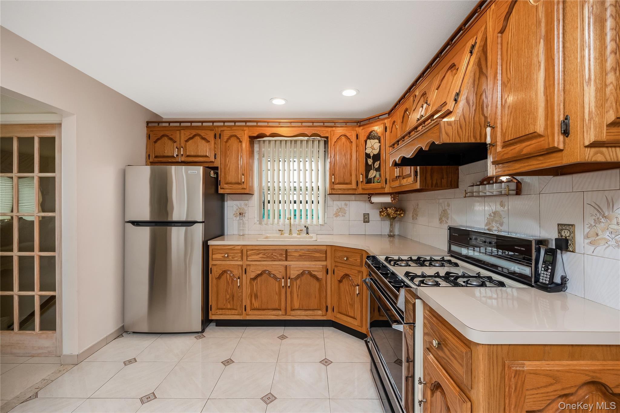 Single Family Lafayette Street  Queens, NY 11417, MLS-1050403-8