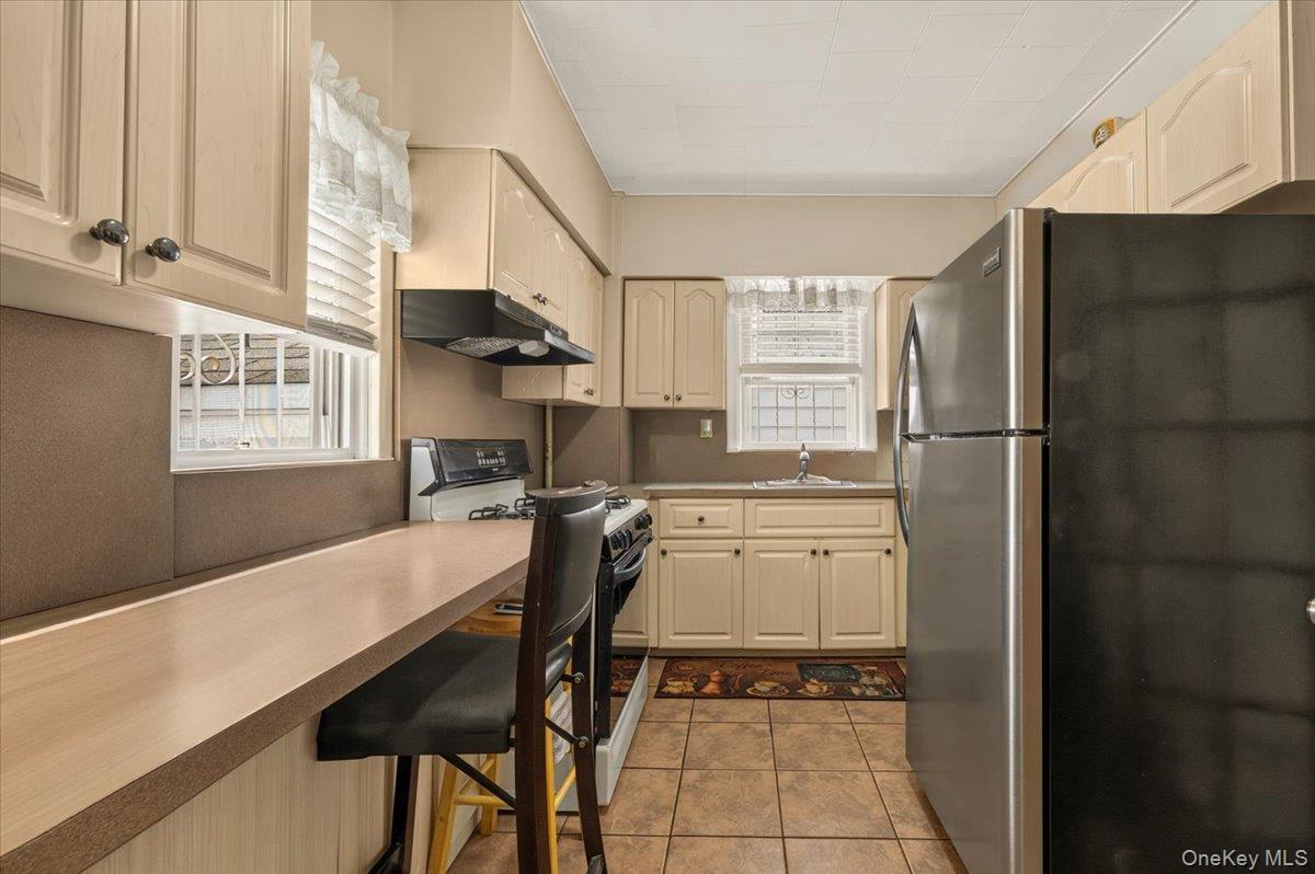 Single Family 107th Avenue Queens, NY 11419, MLS-1050425-8
