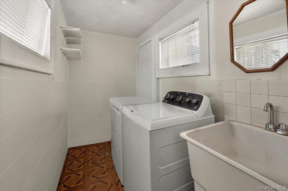 Single Family 107th Avenue Queens, NY 11419, MLS-1050425-9