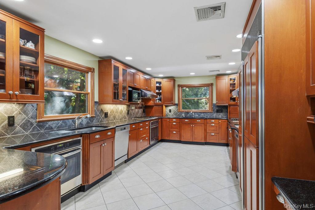 Single Family Rockingham Road Rockland County, NY 10977, MLS-1050462-11