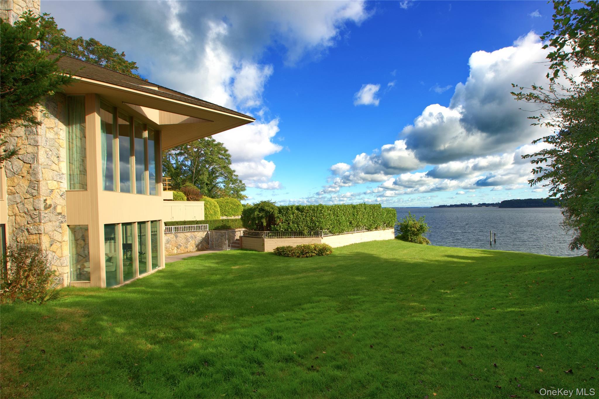 Single Family Gatsby Lane  Nassau County, NY 11024, MLS-1050476-10