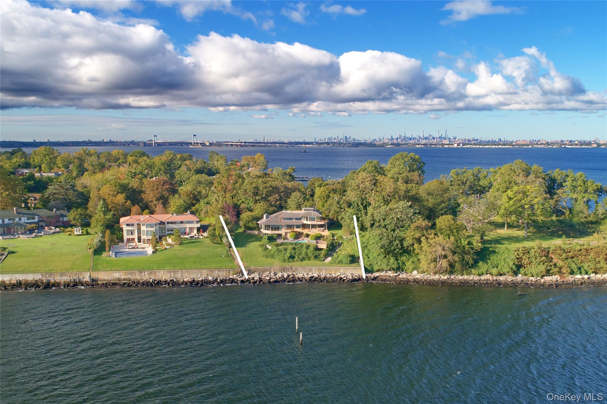 Single Family Gatsby Lane  Nassau County, NY 11024, MLS-1050476-9