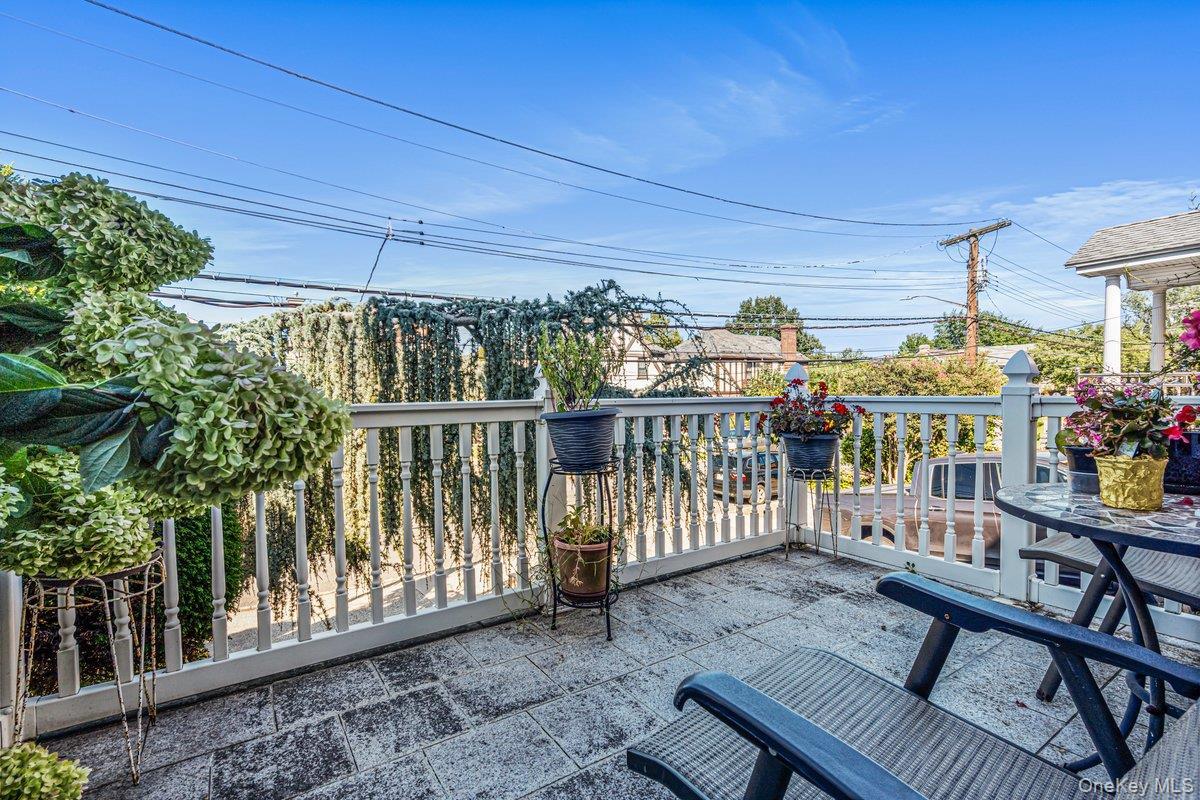 Single Family 156th Street Queens, NY 11357, MLS-1050486-23