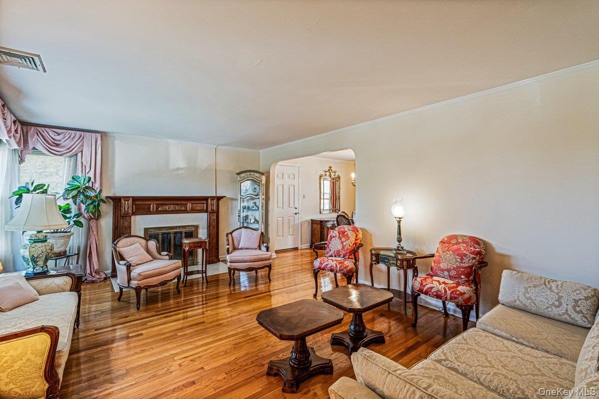 Single Family 156th Street Queens, NY 11357, MLS-1050486-6