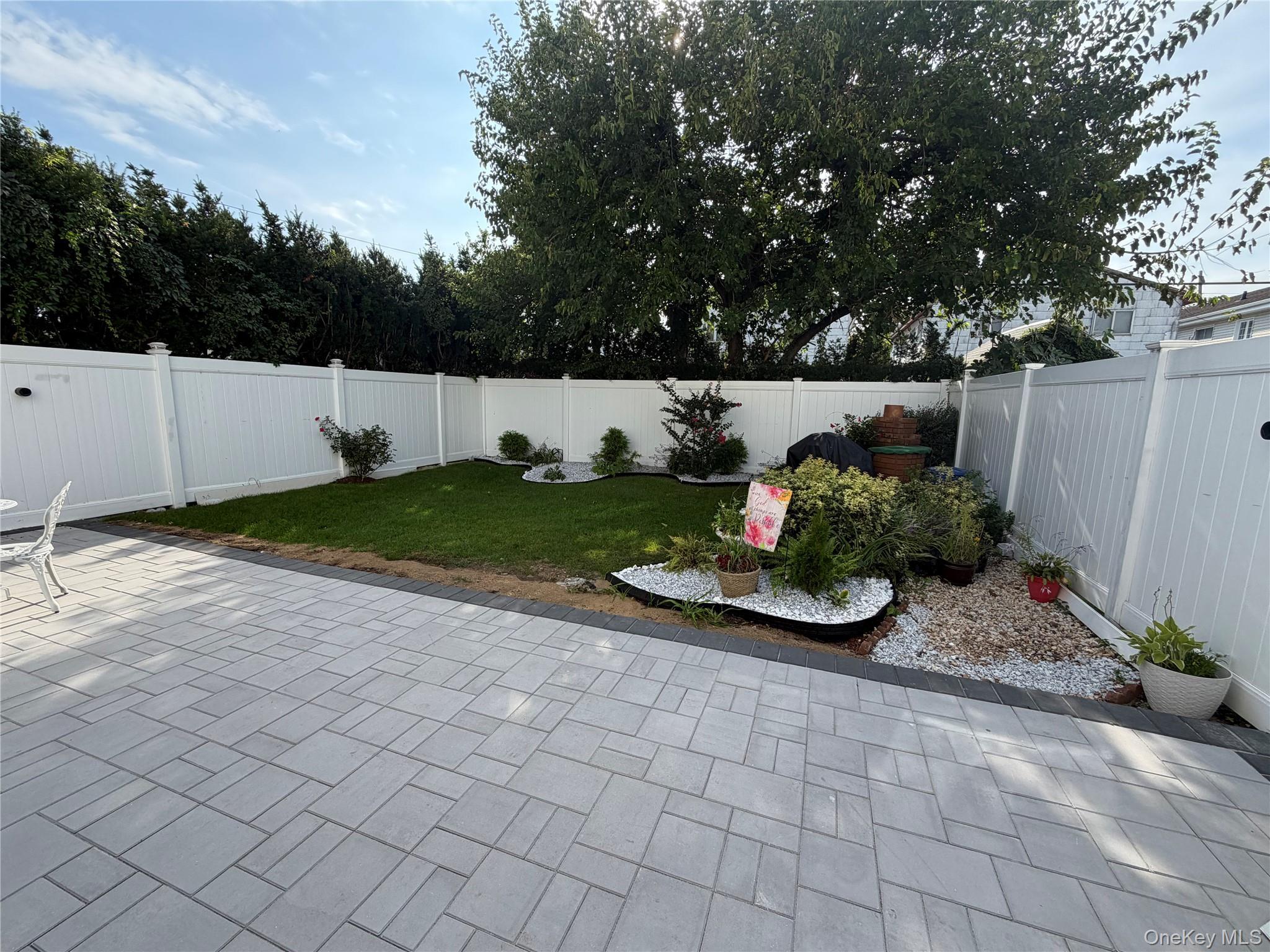 Single Family 87th Street  Queens, NY 11414, MLS-1050493-22